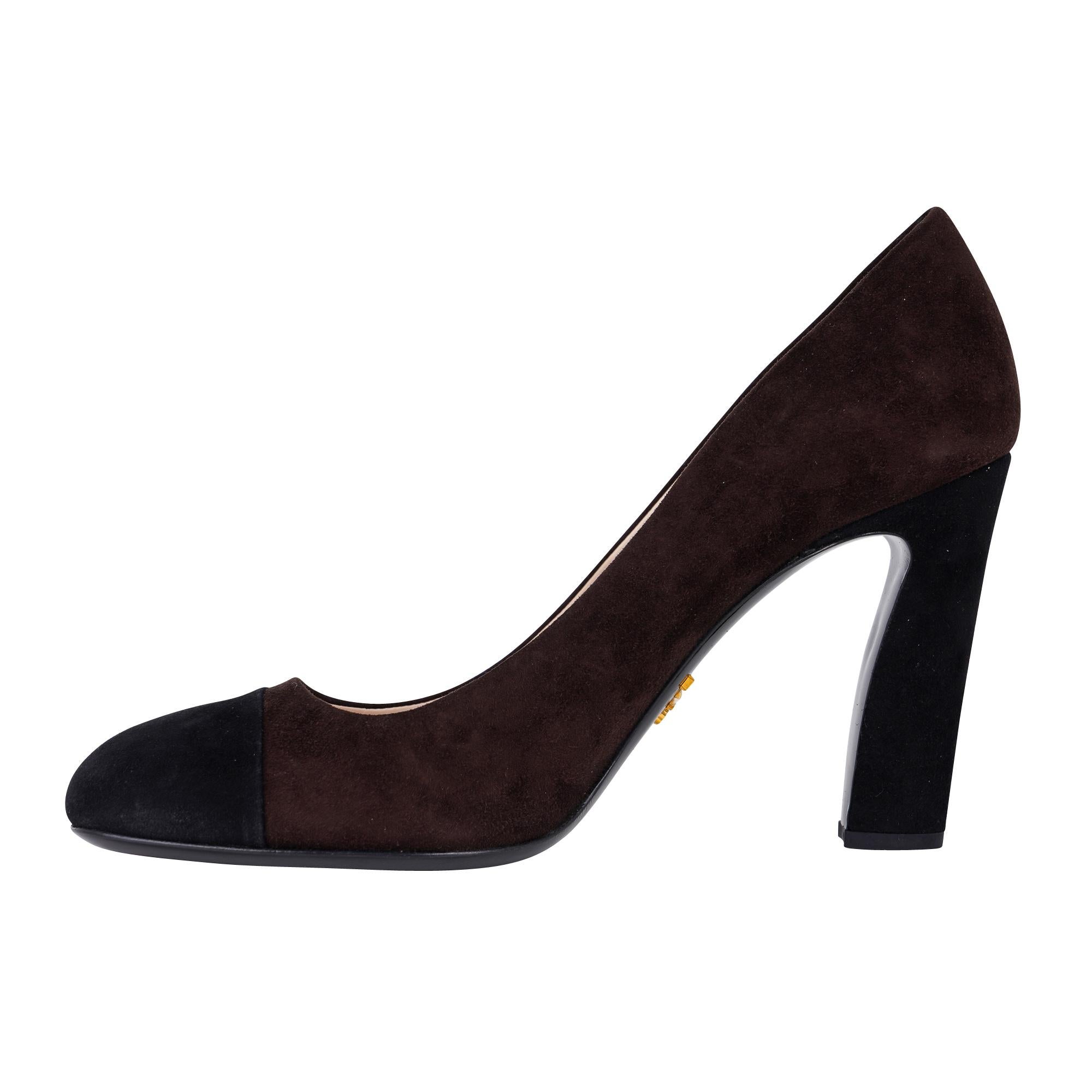 Prada Shoe Brown and Black Suede Pump 39 / 9 New In New Condition For Sale In Miami, FL