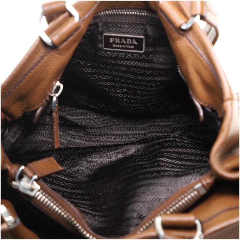 da uomo o donna Prada Tote con cintura a tasca laterale Vitello Daino Medium