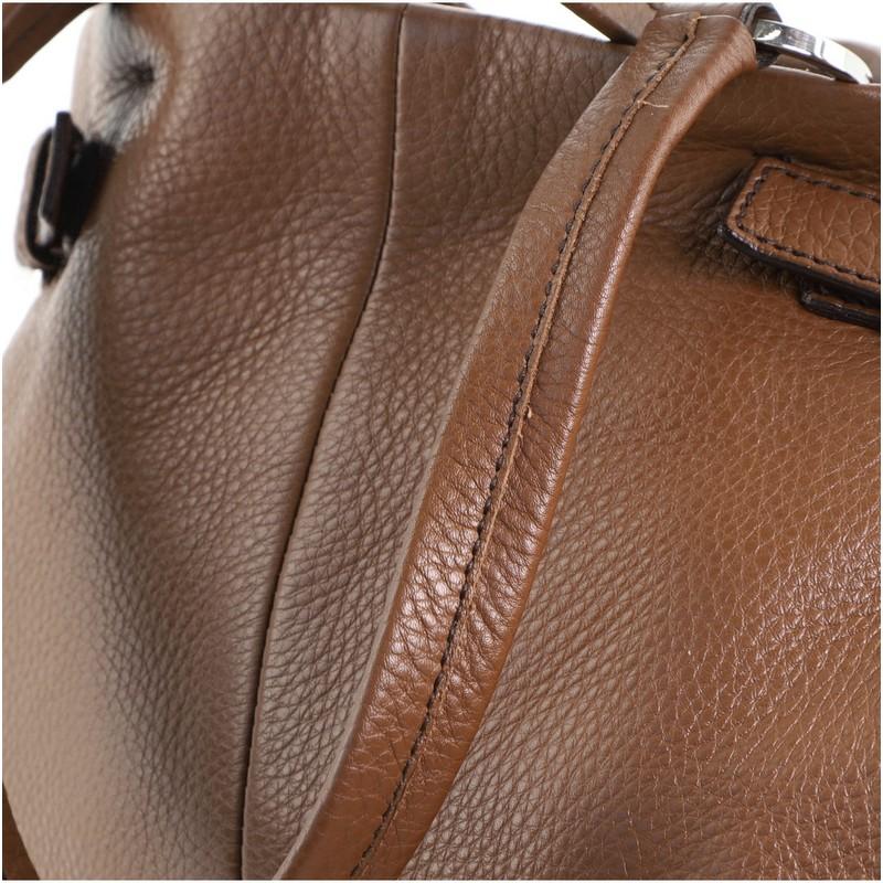 Prada Tote con cintura a tasca laterale Vitello Daino Medium 2