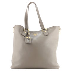Prada Shopper-Tasche mit seitlichem Reißverschluss Vitello Daino Groß