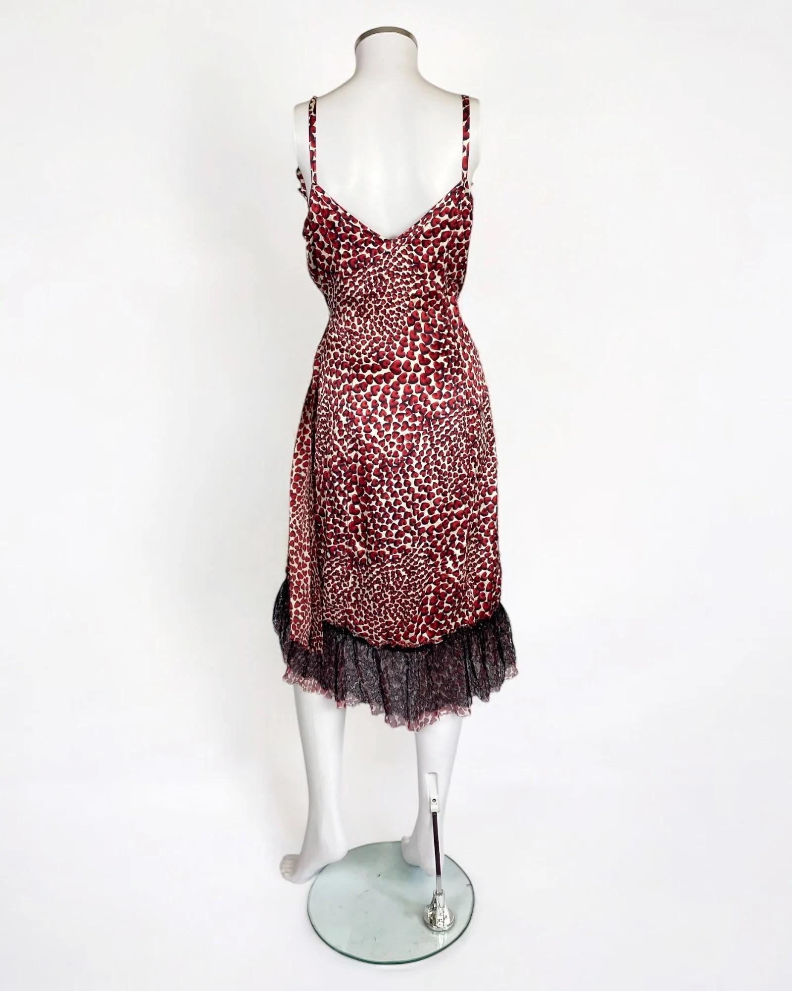 Prada Seidenkleid mit Herzmuster, SS 2000 im Zustand „Gut“ im Angebot in Marlborough, GB