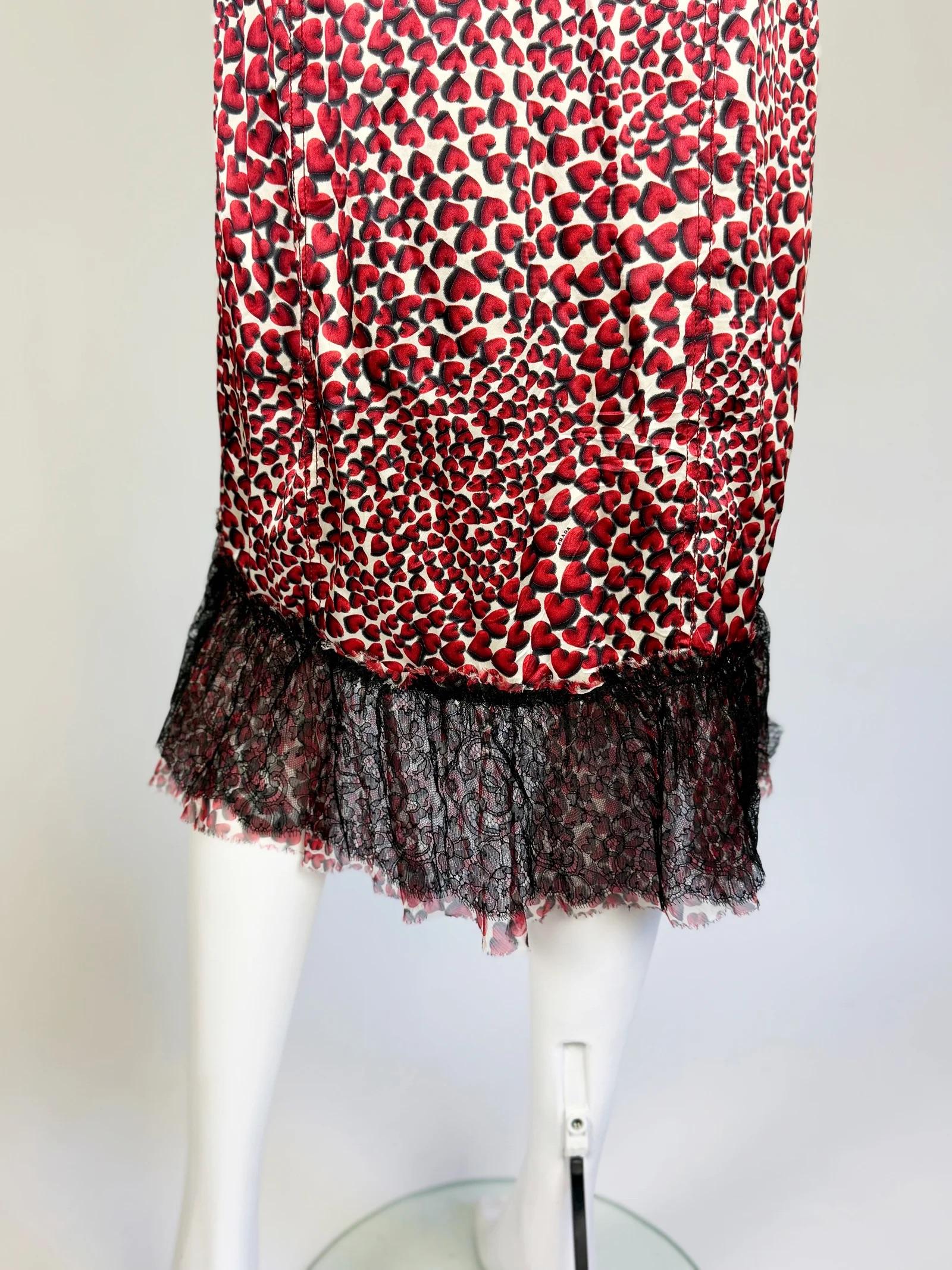 Prada Seidenkleid mit Herzmuster, SS 2000 im Angebot 3