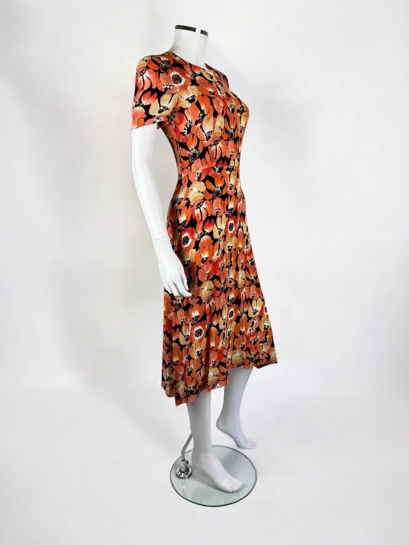 Robe en soie à coquelicot de Prada, FW 2000 en vente 1