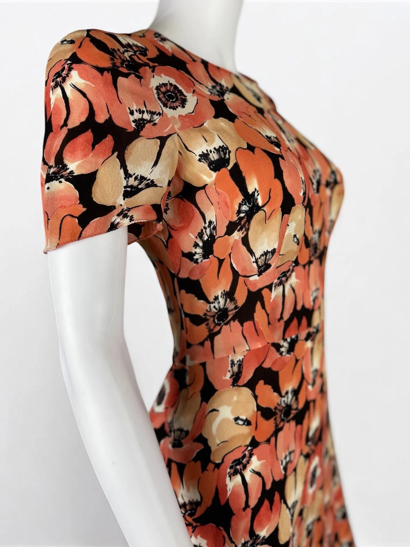Robe en soie à coquelicot de Prada, FW 2000 en vente 2