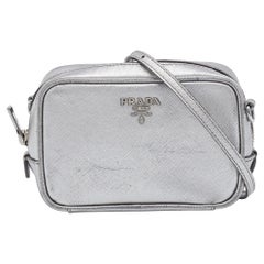 Prada Silberne Leder Kamera Crossbody Tasche