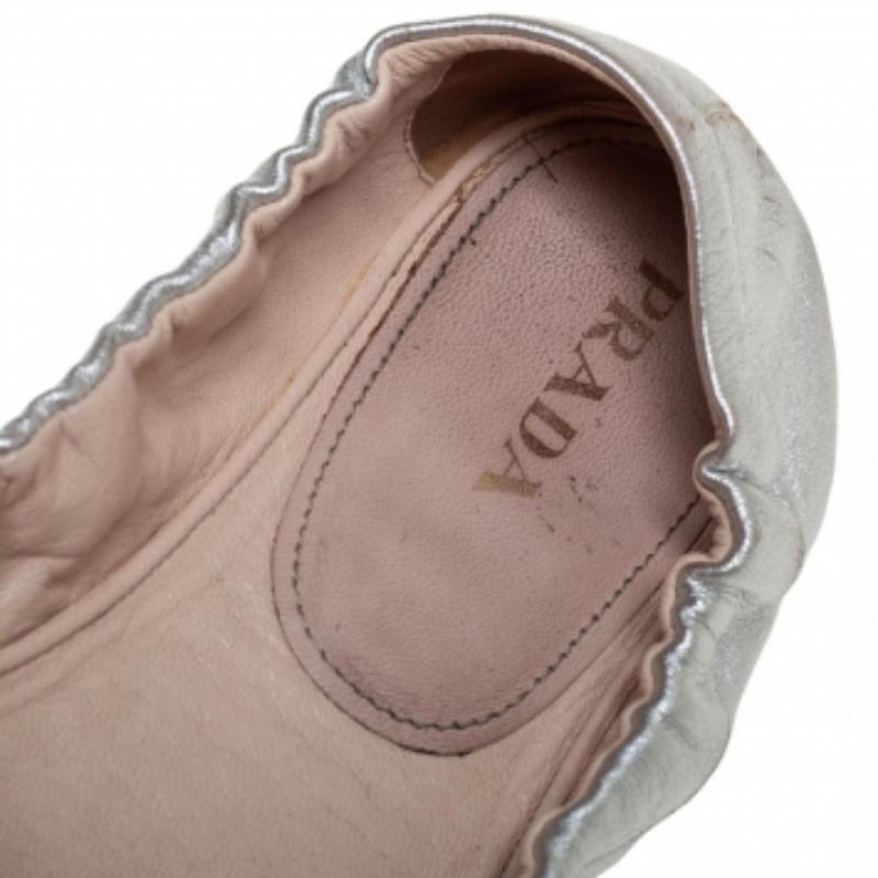 Prada Silver Leather Scrunch Ballet Flats Size 38.5 For Sale 2