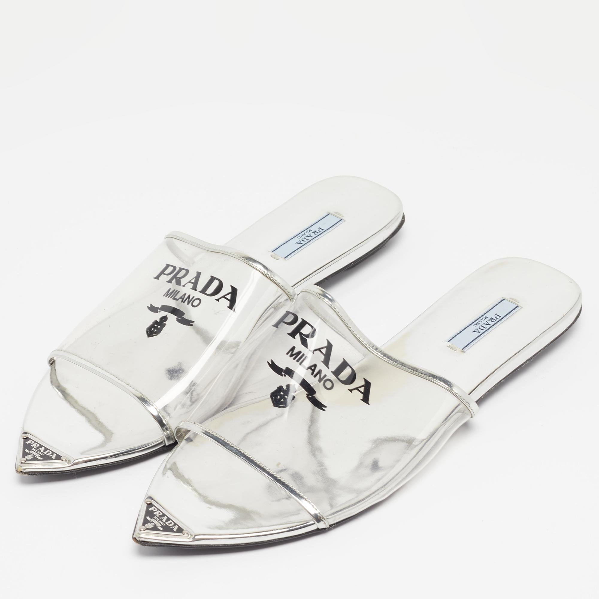 Pretty sandals like these will certainly elevate your attire. Designed using quality materials, they have pointed toe tips and the brand detail on the clear PVC uppers.