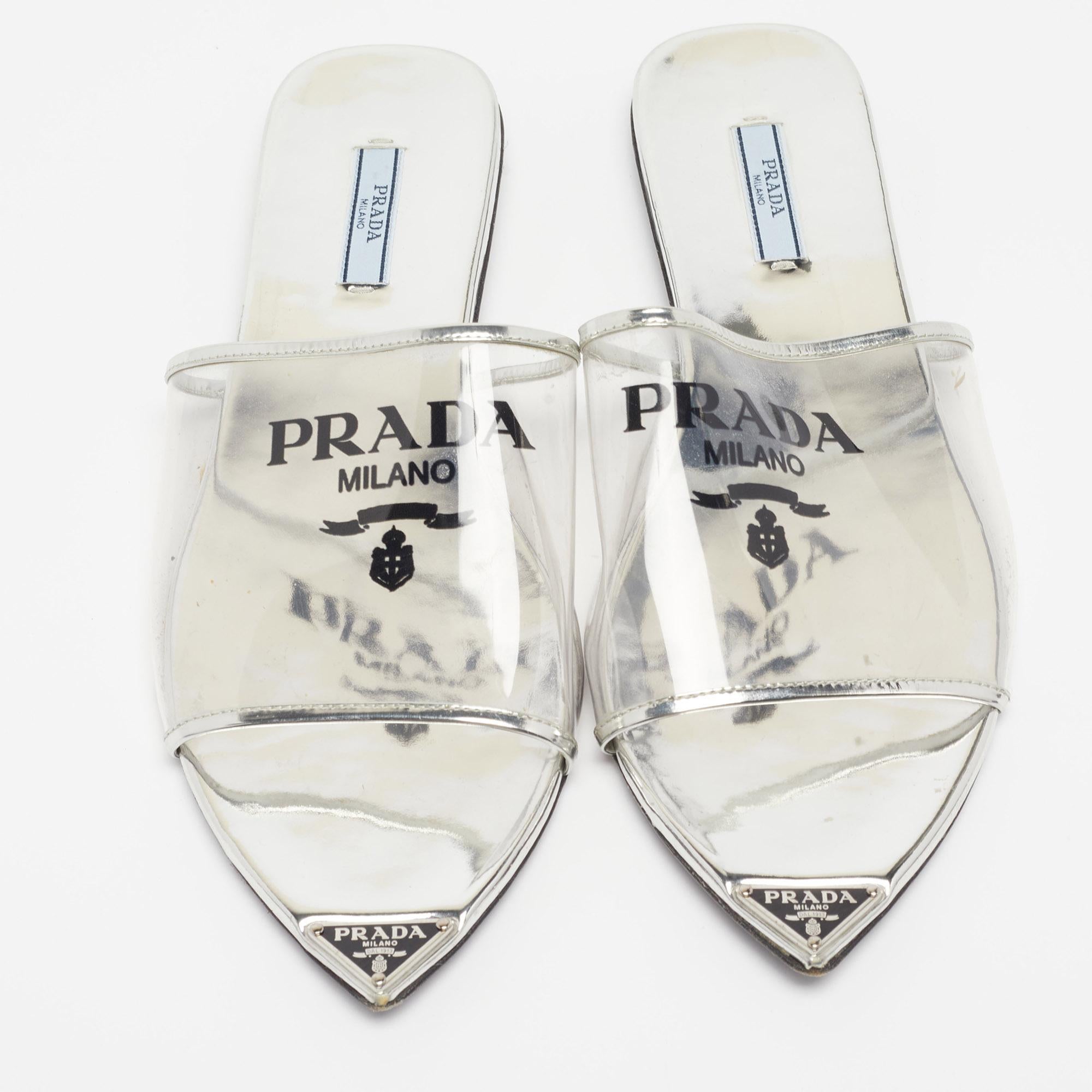 Prada Silver Patent Leather and PVC Logo Flat Mules Size 40.5 In Good Condition In Dubai, Al Qouz 2
