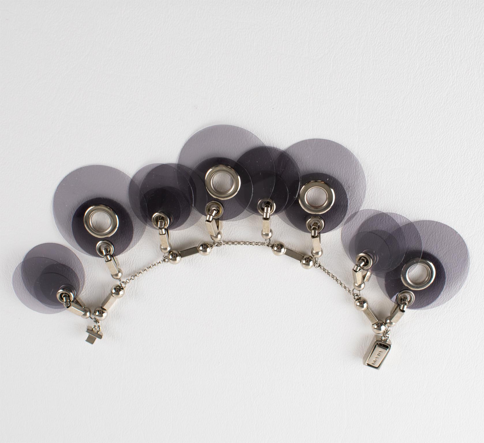 da uomo o donna Bracciale Prada in argento e catena di lucite grigia Collezione Runway SS 2016 in vendita