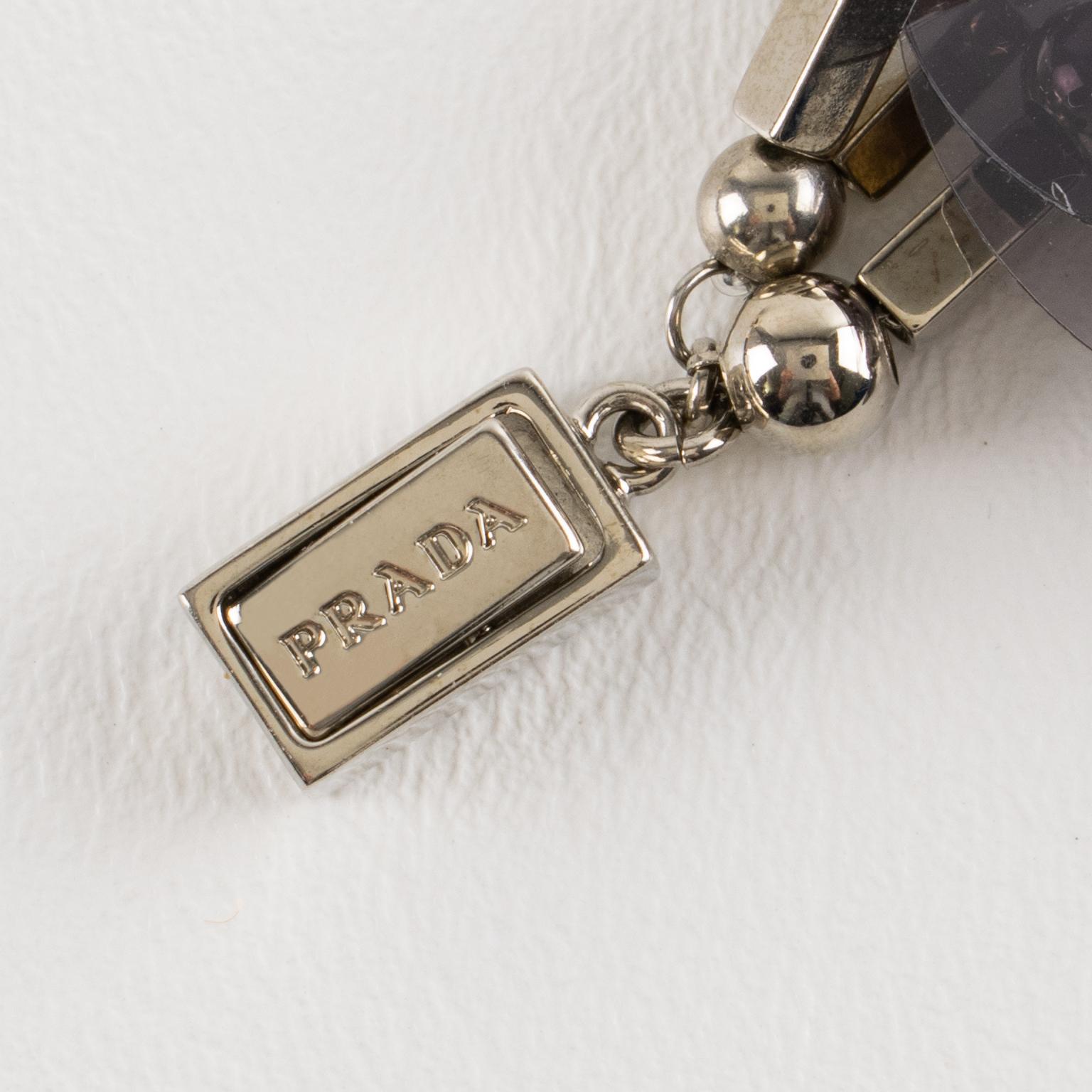 Bracciale Prada in argento e catena di lucite grigia Collezione Runway SS 2016 in vendita 2