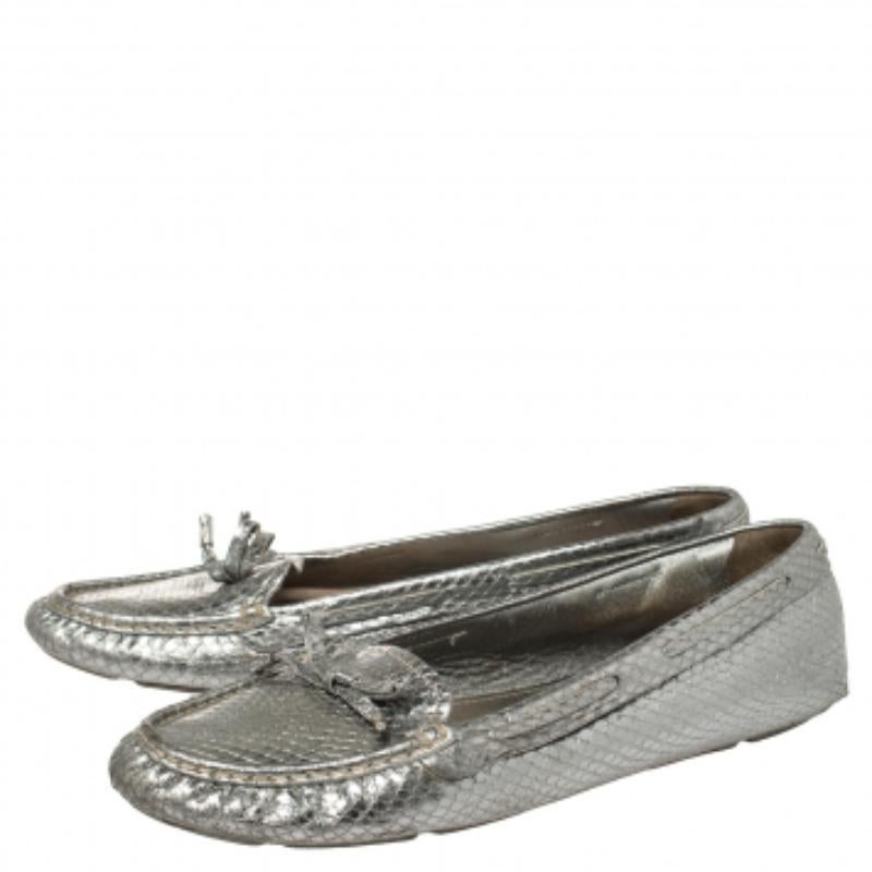 Women's Prada Silver Python Embossed Leather Bow Slip On Loafers Size 39 For Sale