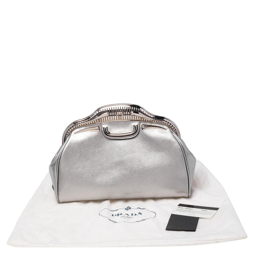 Prada Silber Saffiano Leder 50er Jahre Car Clutch 7