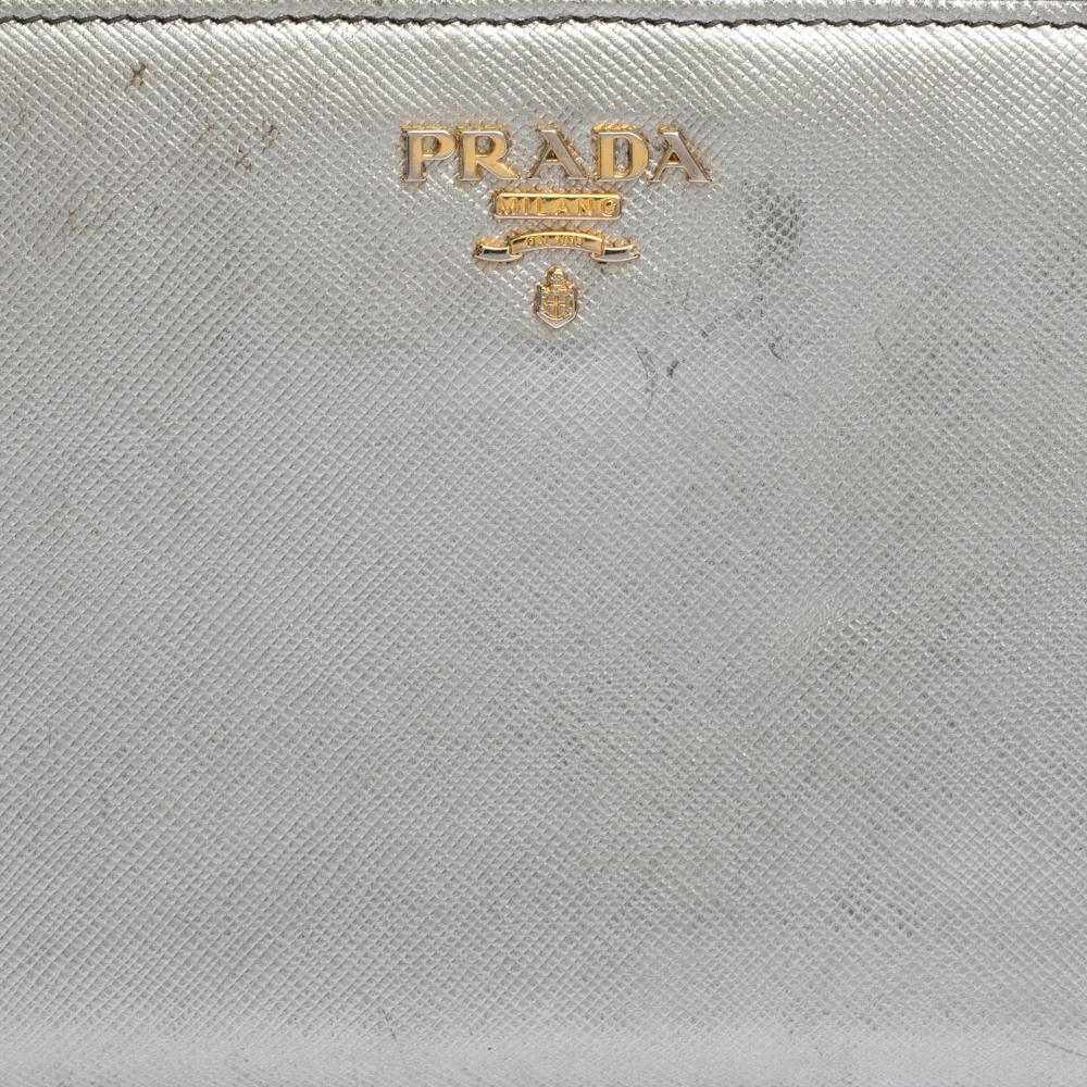 Prada Silver Saffiano Lux Leather Zip Around Wallet Organizer In Good Condition In Dubai, Al Qouz 2