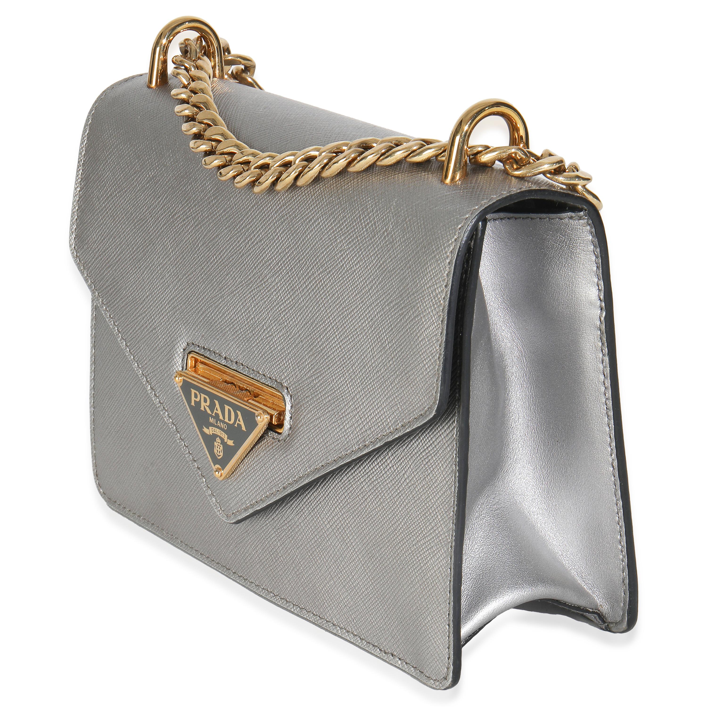 Prada Silver Saffiano Soft Calfskin Metal Triangle Logo Envelope Chain Bag Bon état - En vente à New York, NY