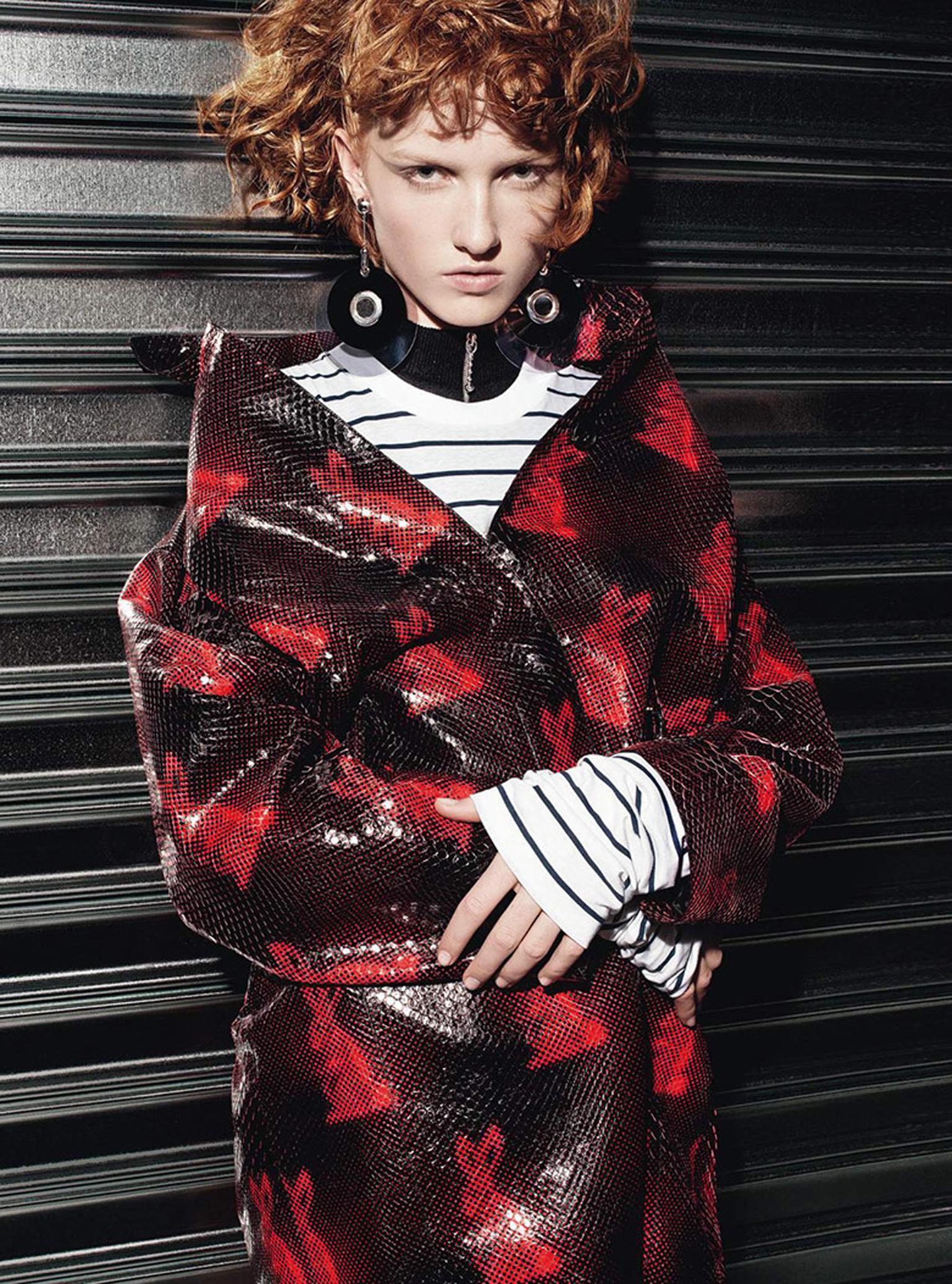 Prada Silvery and Gray Extra-Wide Clip Earrings Runway SS 2016 Collection in Box For Sale 5