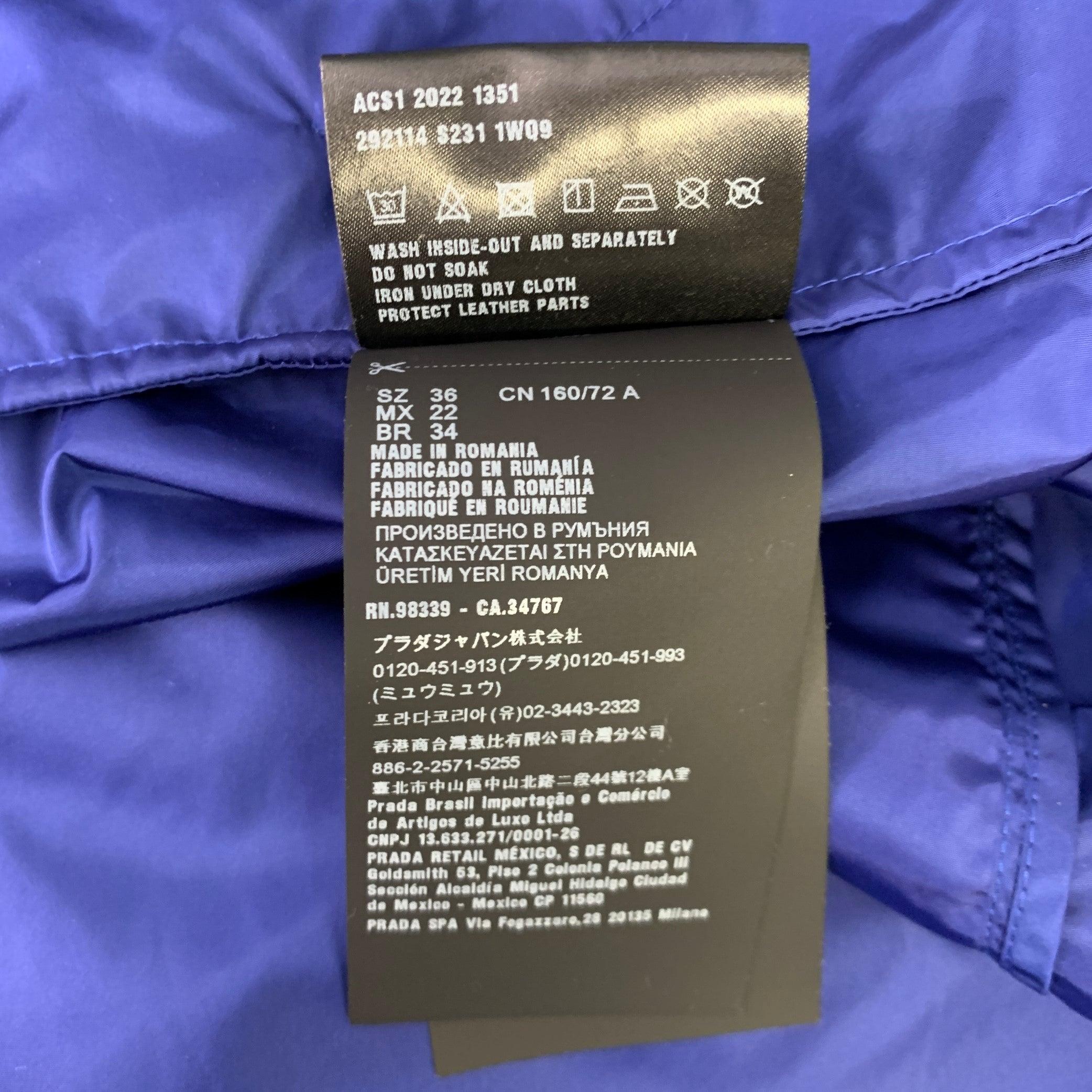PRADA Giacca a vento con logo in poliammide blu taglia 0 in vendita 3