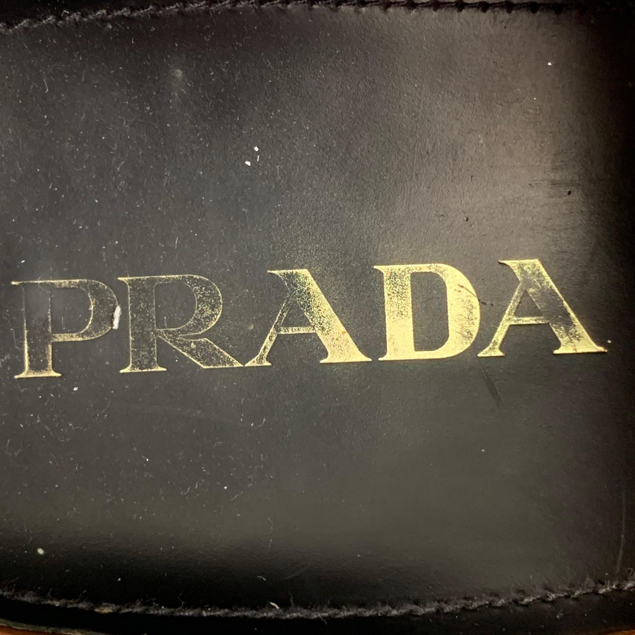 PRADA Größe 10 Schwarz-Weiß Perforierte Plateau-Schuhe aus Leder mit Schnürung 2