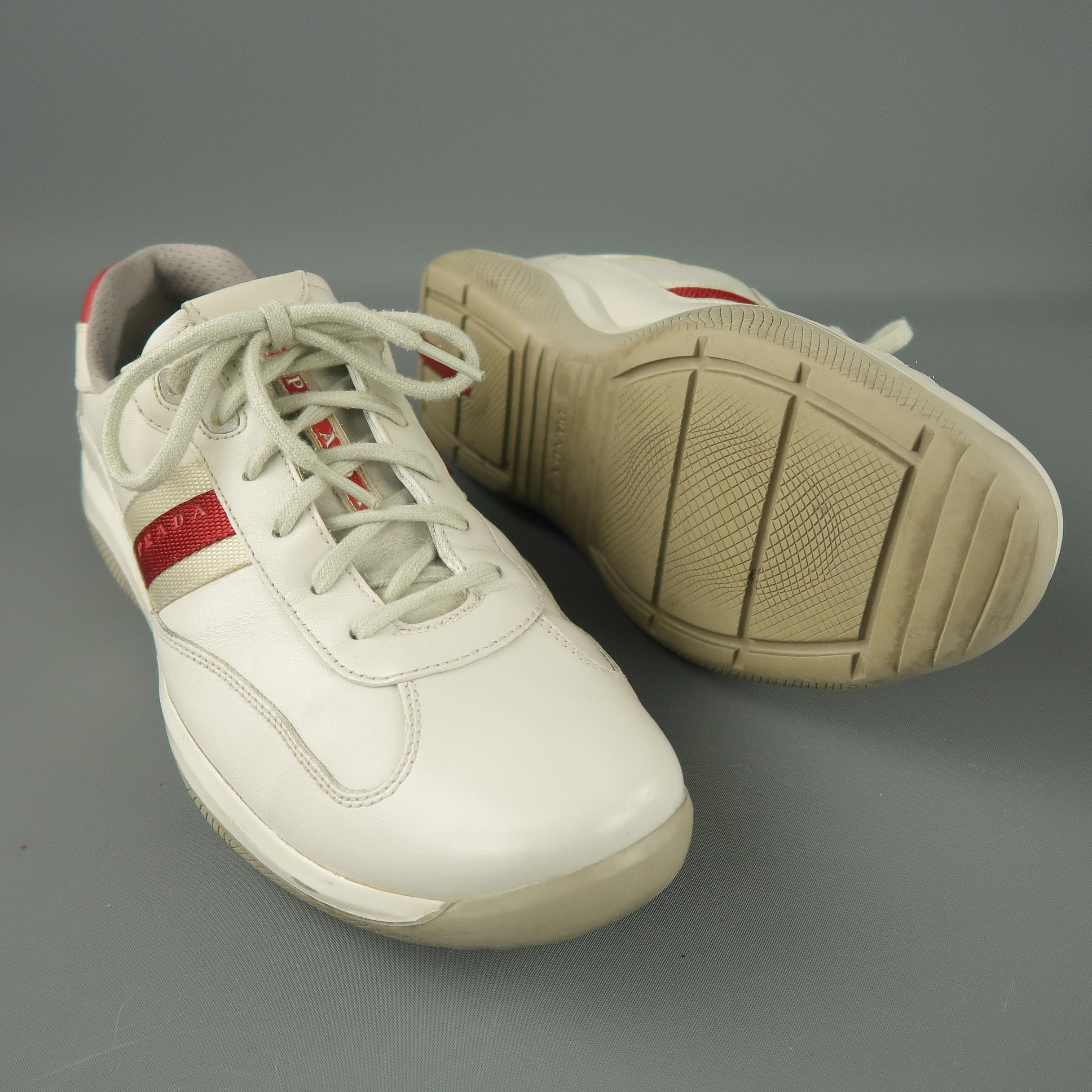  PRADA Size 10 Off White Solid Leather Lace Up Sneakers In Good Condition In San Francisco, CA