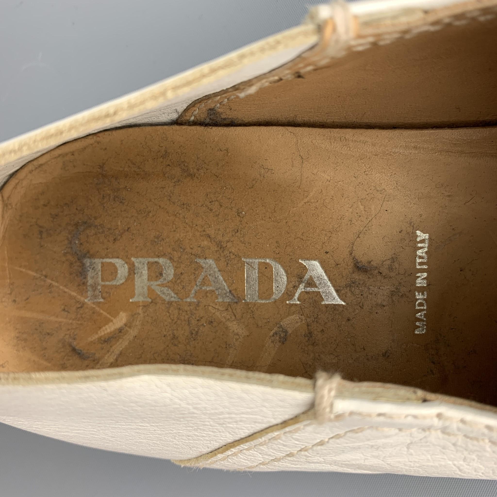 PRADA Size 10.5 White Leather Split Toe Loafers In Fair Condition In San Francisco, CA