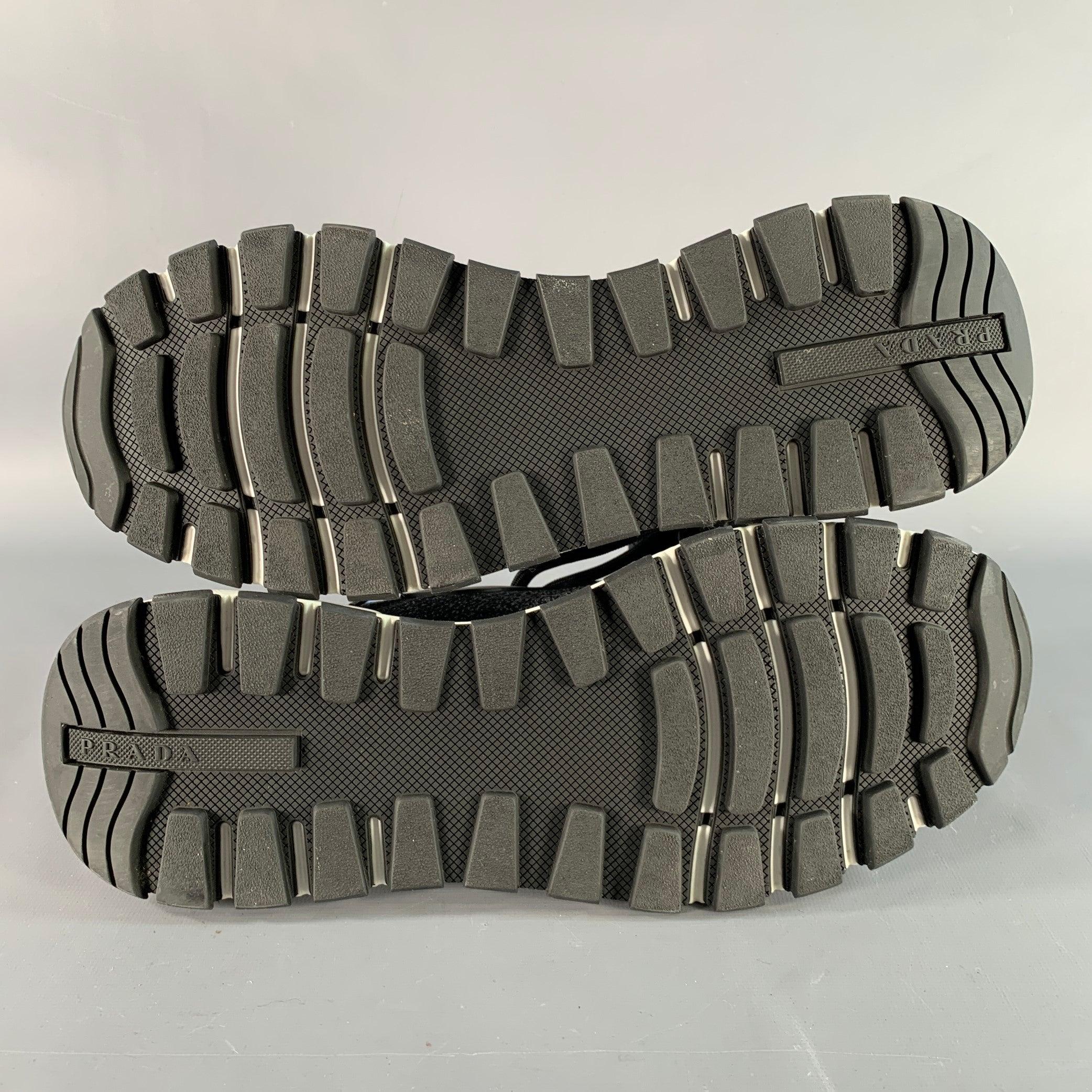 PRADA Größe 11 Schwarz Grau Ombre Nylon Stretch Turnschuhe im Angebot 2