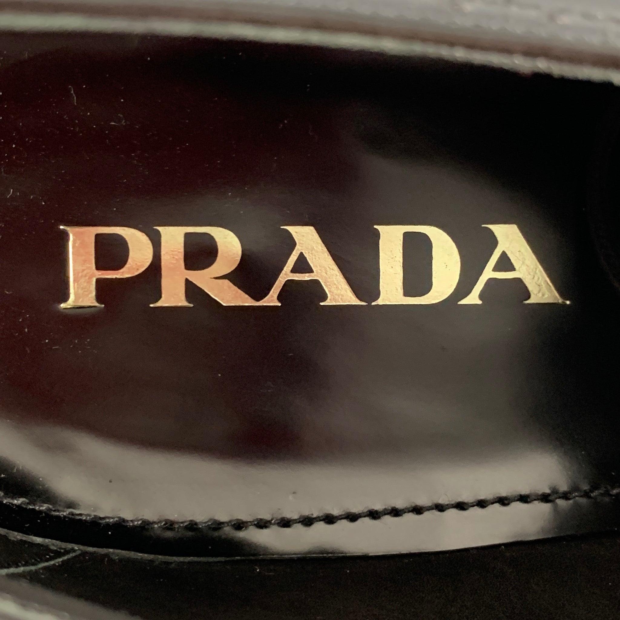 PRADA Taille 11 Marine Noir Plateforme Cuir perforé Chaussures à lacets en vente 4