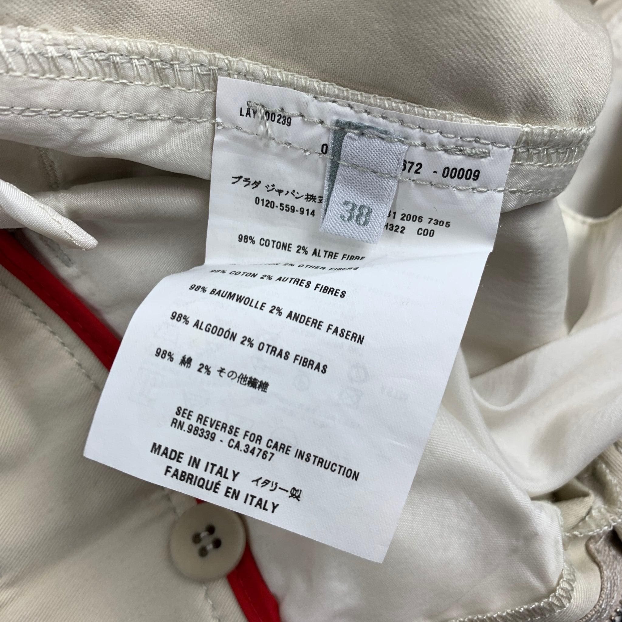 PRADA Size 2 Beige Cotton Blend Bermuda Shorts In Good Condition For Sale In San Francisco, CA