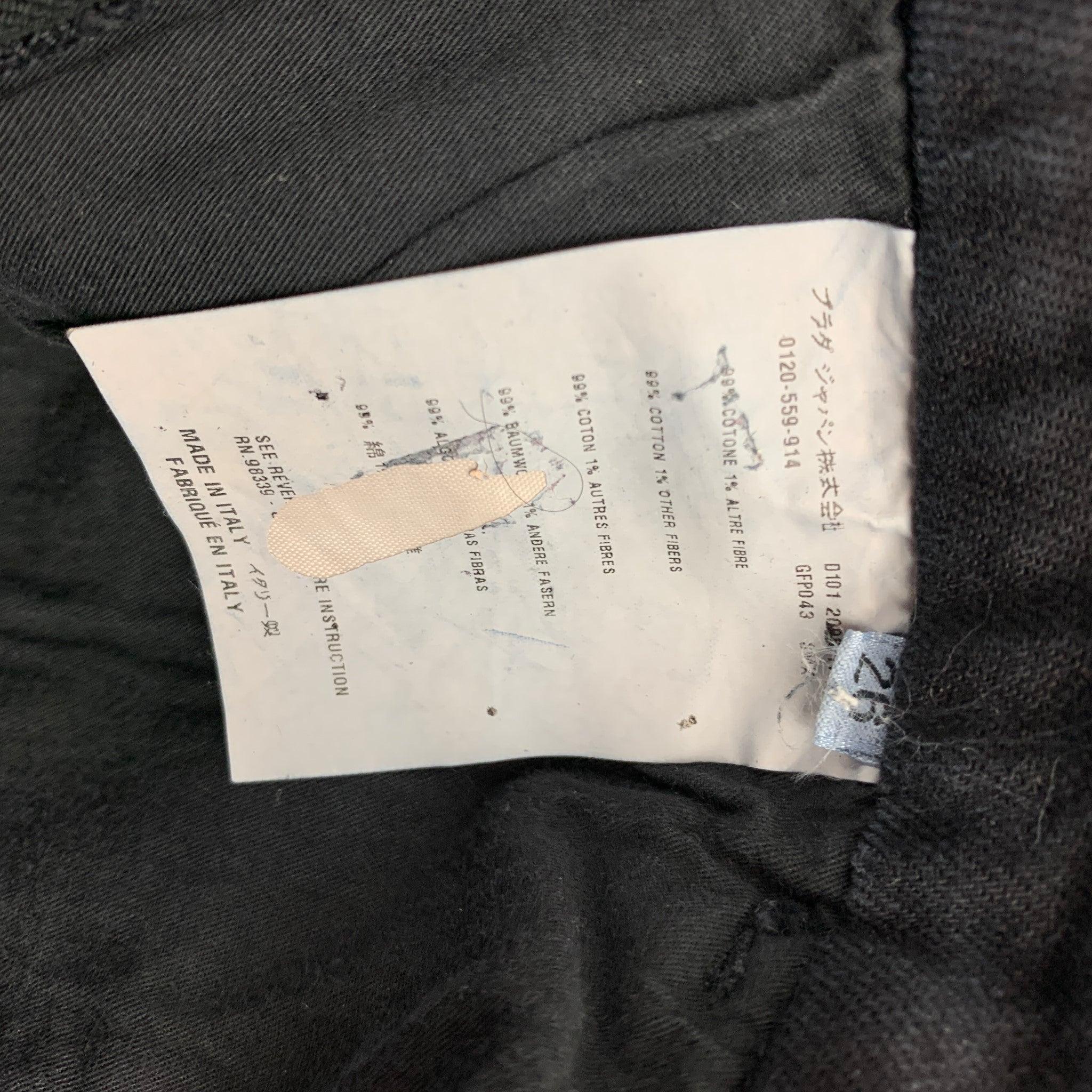 PRADA Taille 2 Short noir en coton mélangé avec fermeture éclair latérale Bon état - En vente à San Francisco, CA