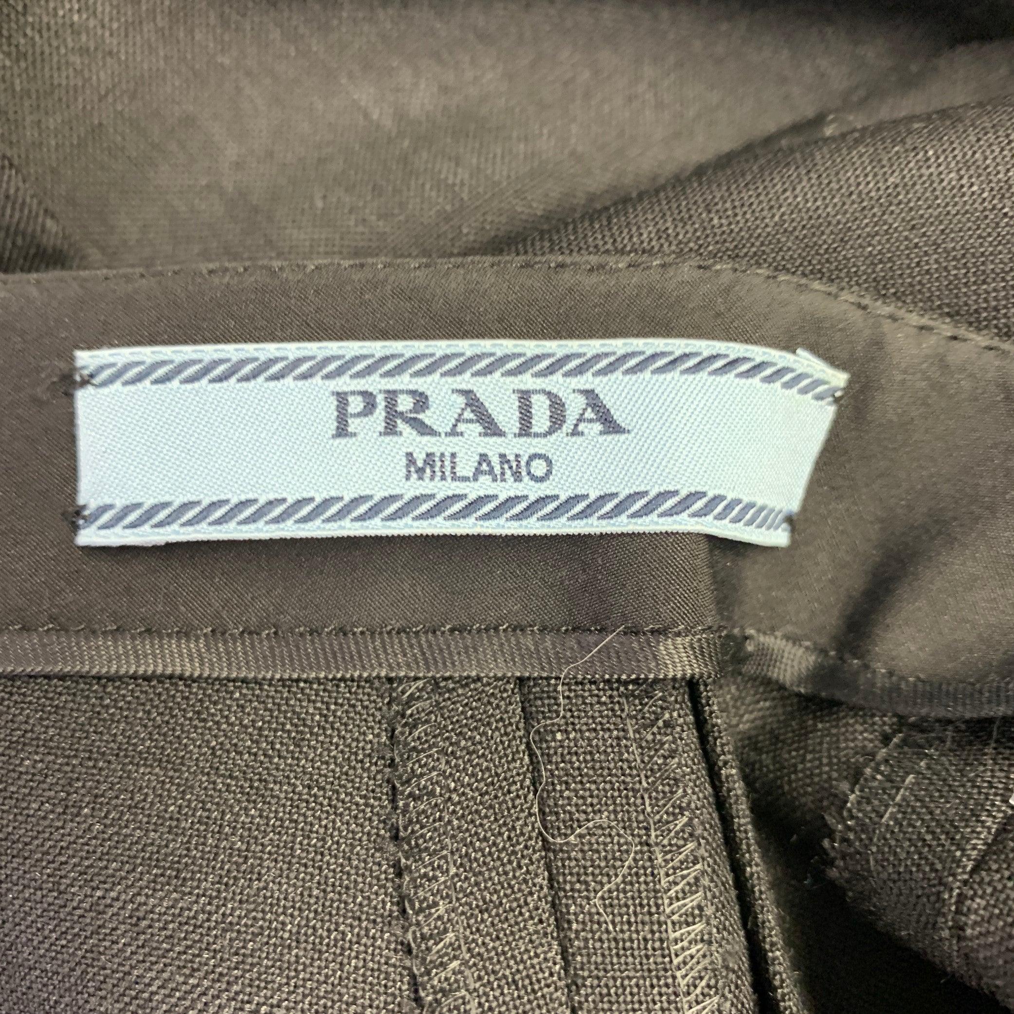 PRADA Taille 2 Jupe longue plissée en laine mohair noire Excellent état - En vente à San Francisco, CA