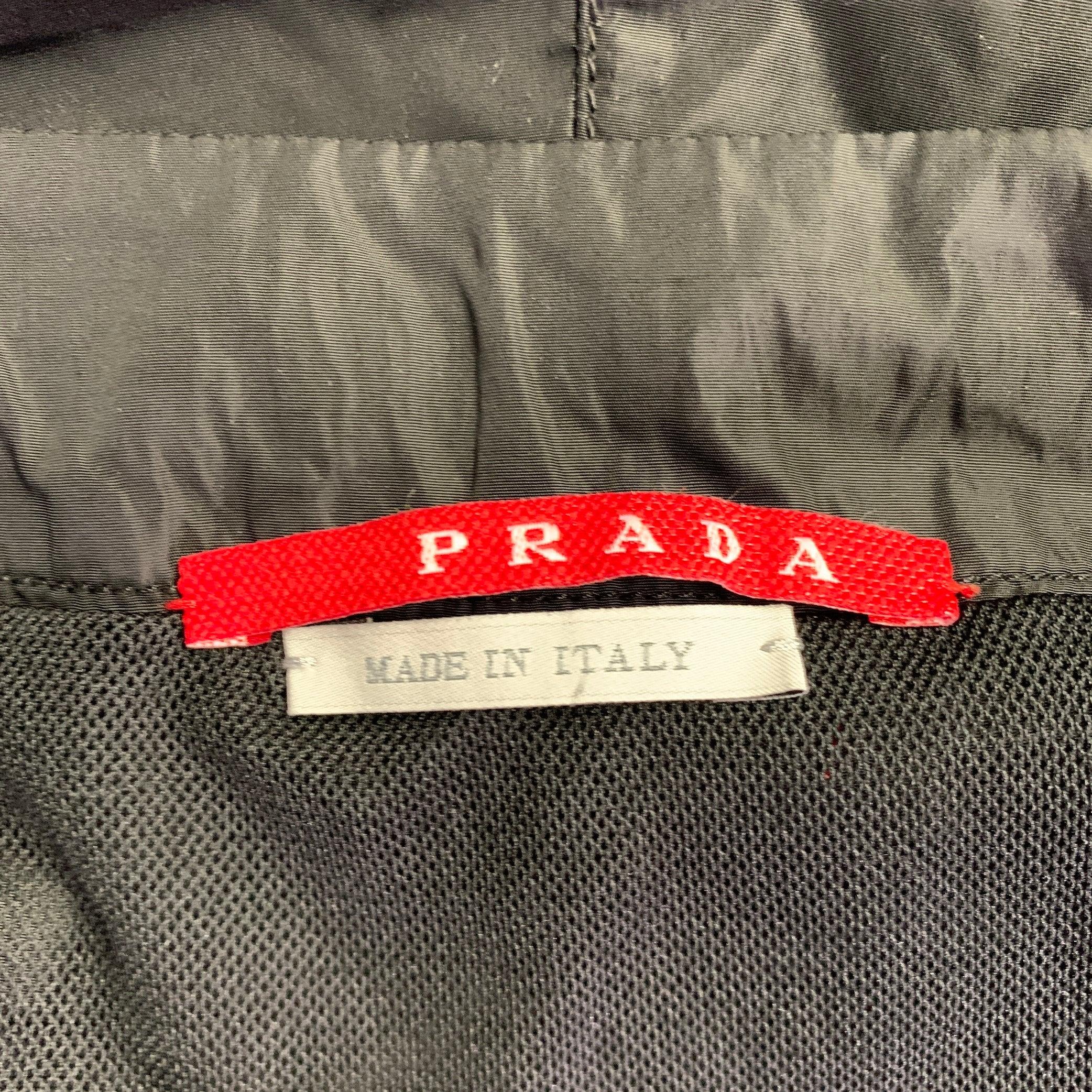 PRADA Taglia 34 Costume da bagno in nylon nero foderato di rete con zip e moschettone in vendita 1