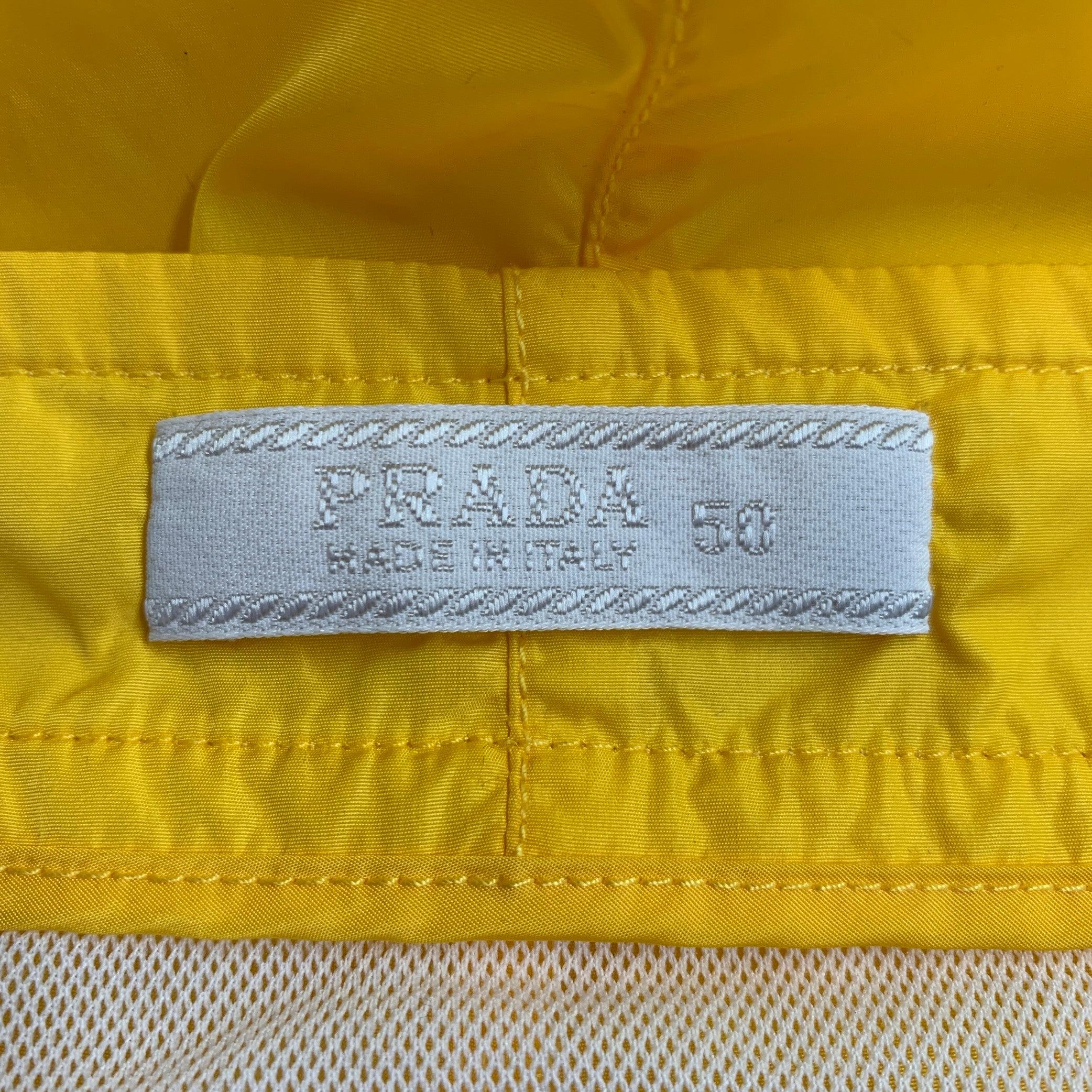 PRADA Taglia 34 Giallo Nylon Fronte Piatto Mesh Foderato Zip Fly Costume da Bagno In condizioni buone in vendita a San Francisco, CA