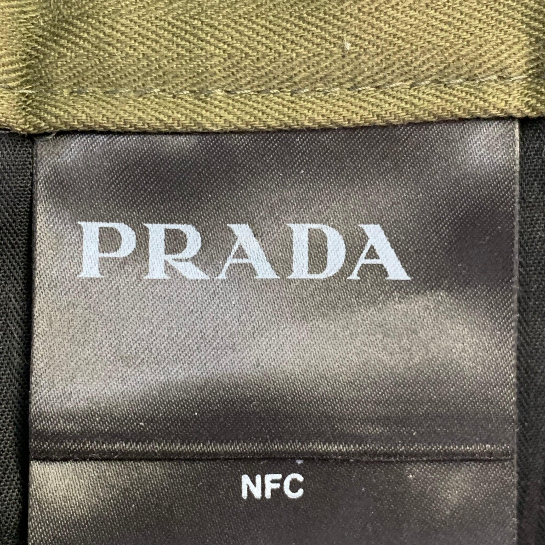 PRADA Taille 36 Vert Olive Coton fuselé Poignets élastiques Fermeture éclair Pantalon décontracté en vente 2
