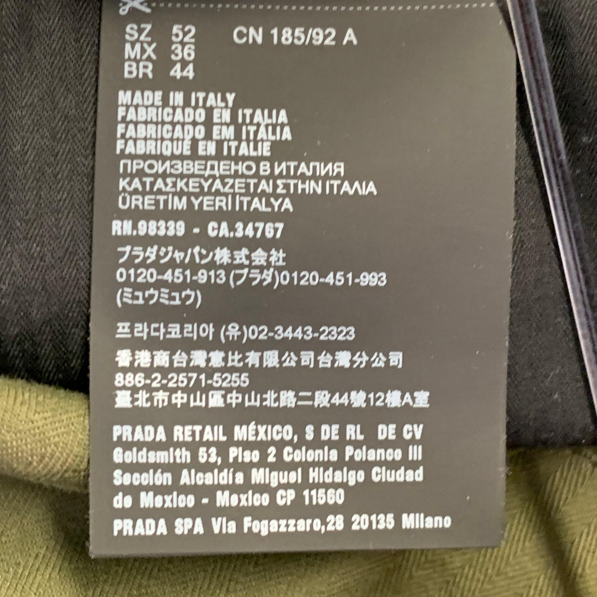 PRADA Taille 36 Vert Olive Coton fuselé Poignets élastiques Fermeture éclair Pantalon décontracté en vente 4