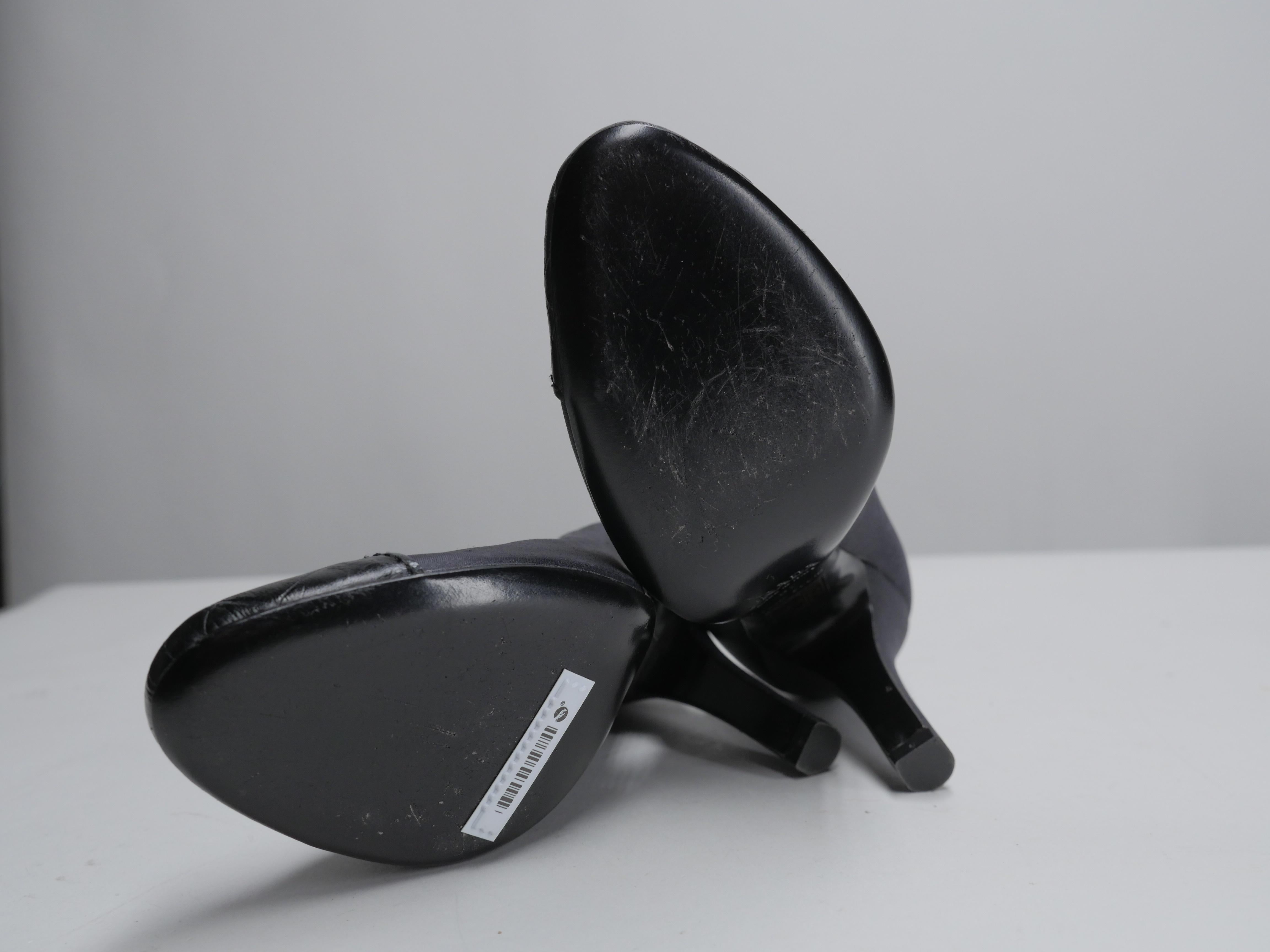Prada Size 37 Black Pumps 7