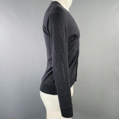 PRADA Taille 38 Cardigan à col en V boutonné en maille grise