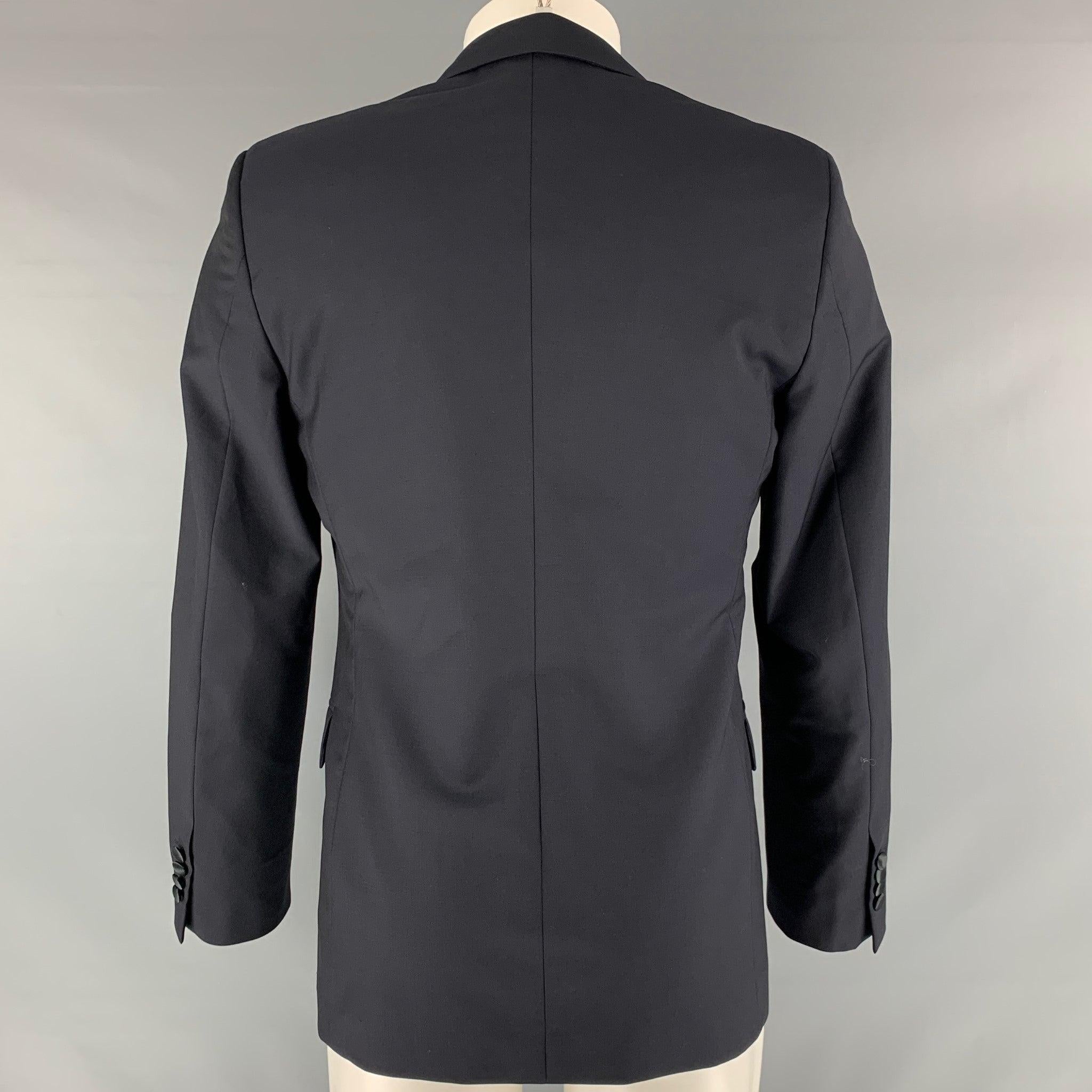 PRADA Size 38 Regular Navy Solid Wool Mohair Notch Lapel Sport Coat In Excellent Condition For Sale In San Francisco, CA