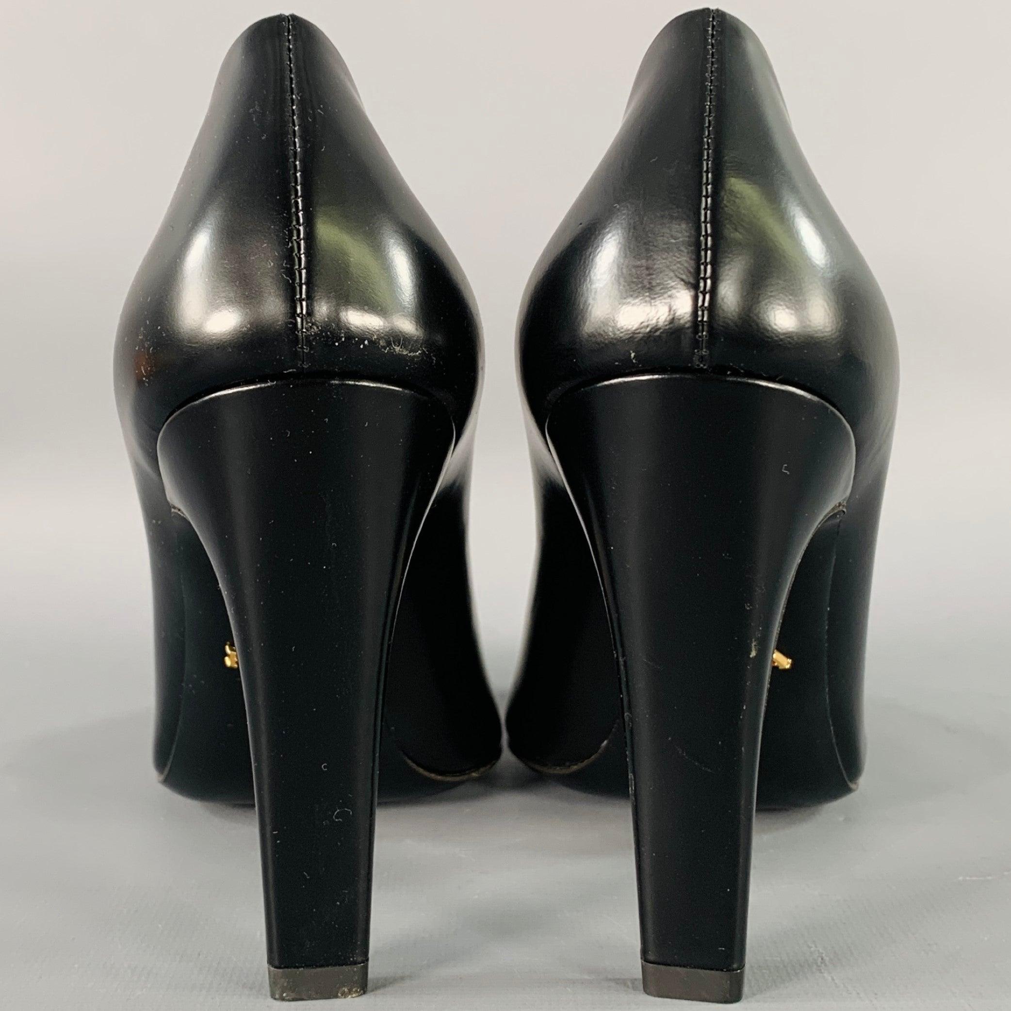 Noir PRADA Taille 7 Escarpins à bout pointu en cuir noir en vente