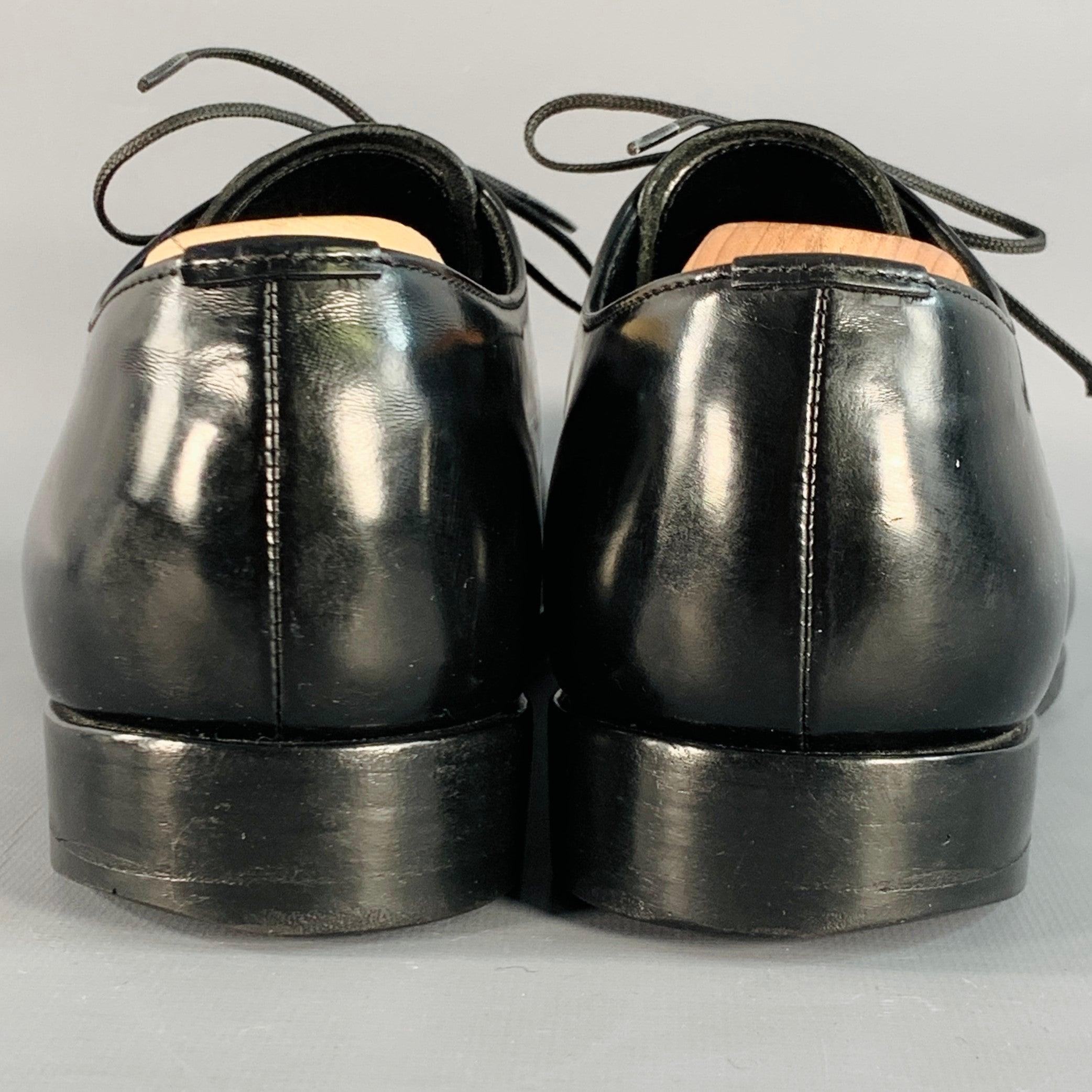 Nero PRADA Taglia 7 Scarpe Derby Lace-Up in pelle nera traforata in vendita