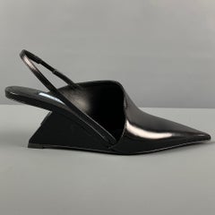 PRADA Taille 7.5 Escarpins en cuir noir à talon compensé