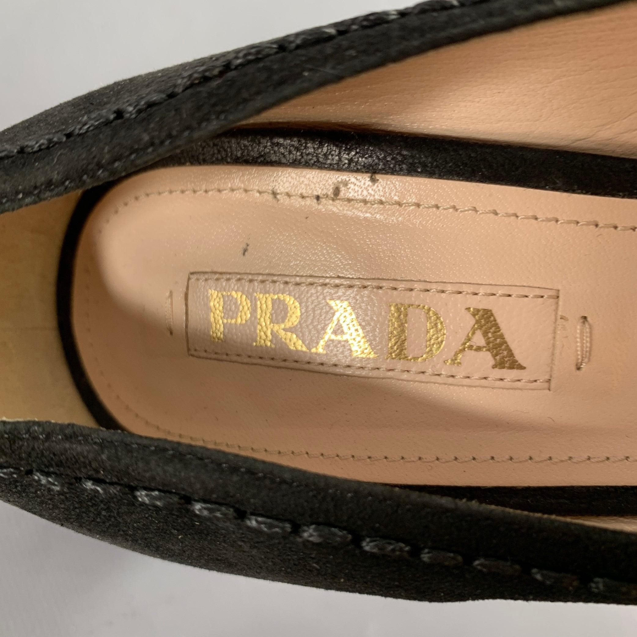 PRADA Size 8 Black Leather Peep Toe Pumps For Sale 2