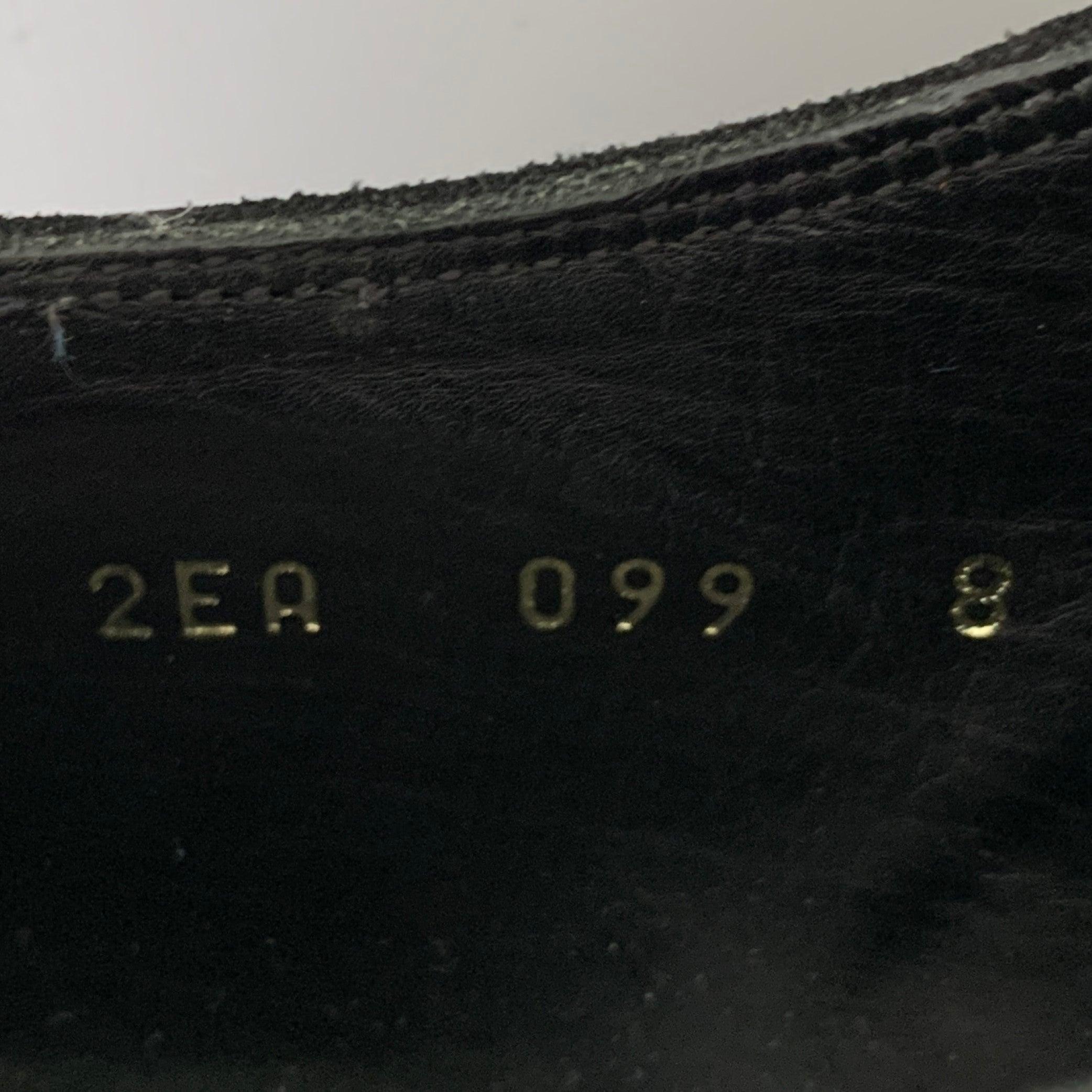 PRADA Taille 8 Chaussures en daim noir à bout pointu et à lacets en vente 4
