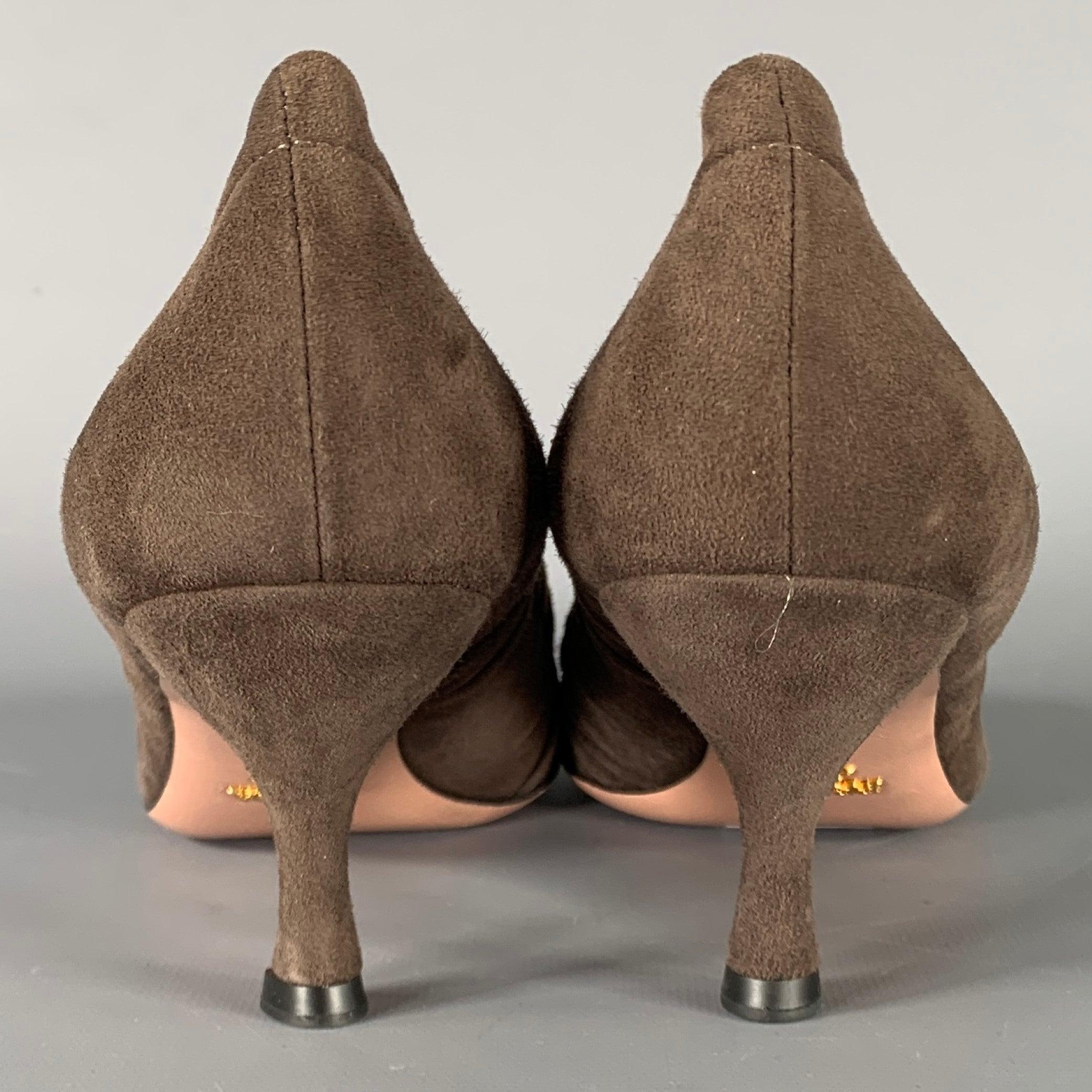 Marrone PRADA - Taglia 8,5 - Pumps con tacco increspato grigio - Prada in vendita