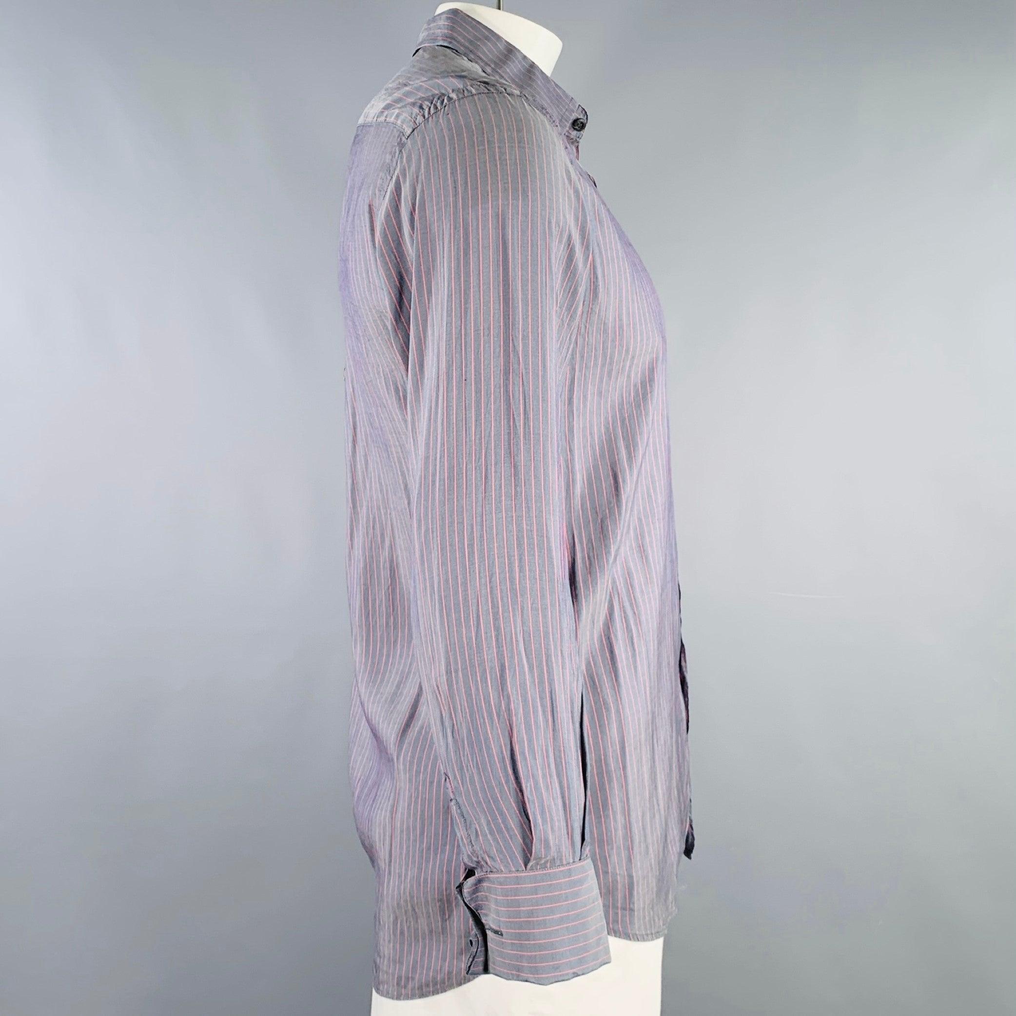Gris PRADA - Chemise à manches longues boutonnée en soie à rayures grises et roses, taille L en vente