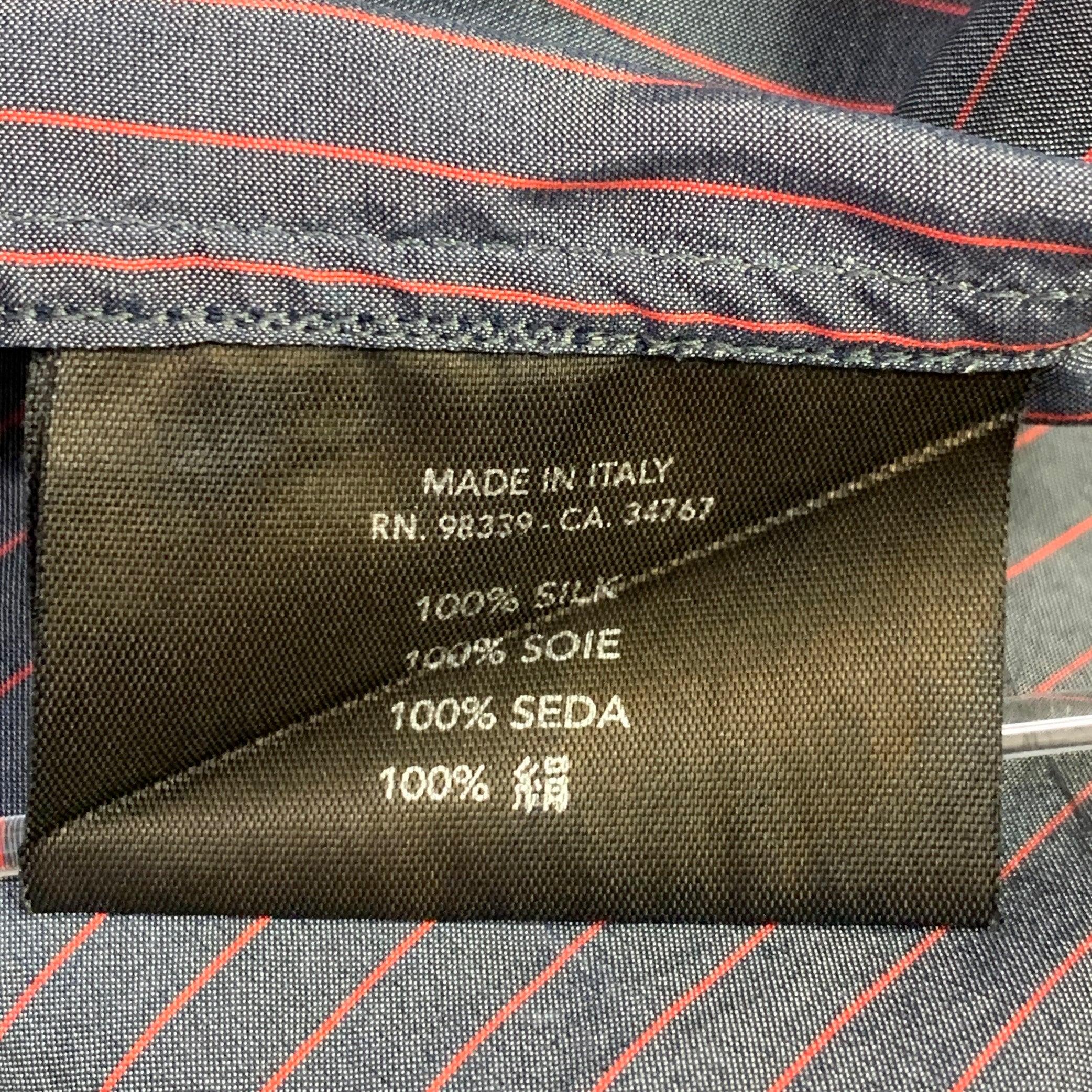 PRADA - Chemise à manches longues boutonnée en soie à rayures grises et roses, taille L en vente 1