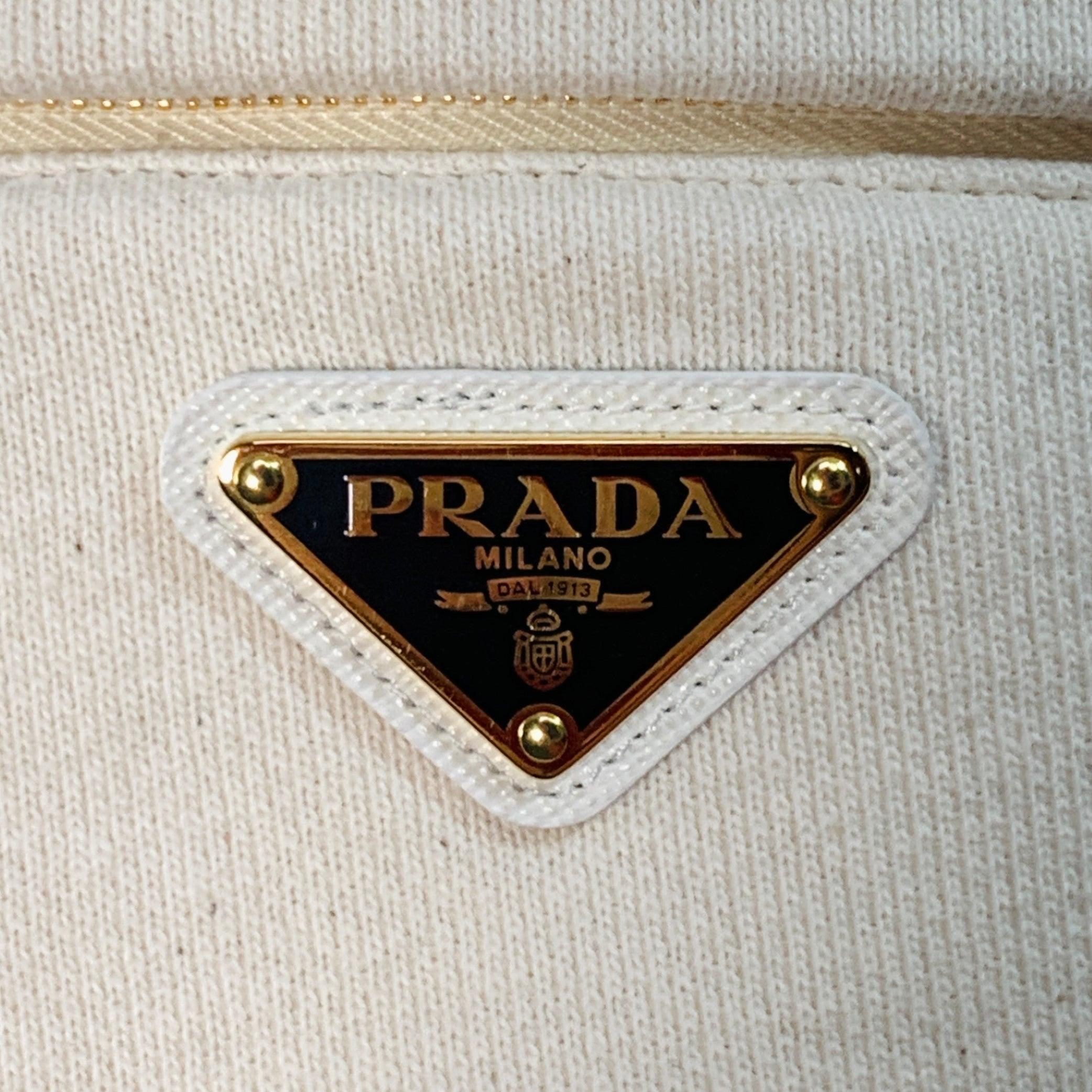 Beige PRADA Taille M Pantalon de survêtement en coton beige Short d'athlétisme avec cordon de serrage en vente