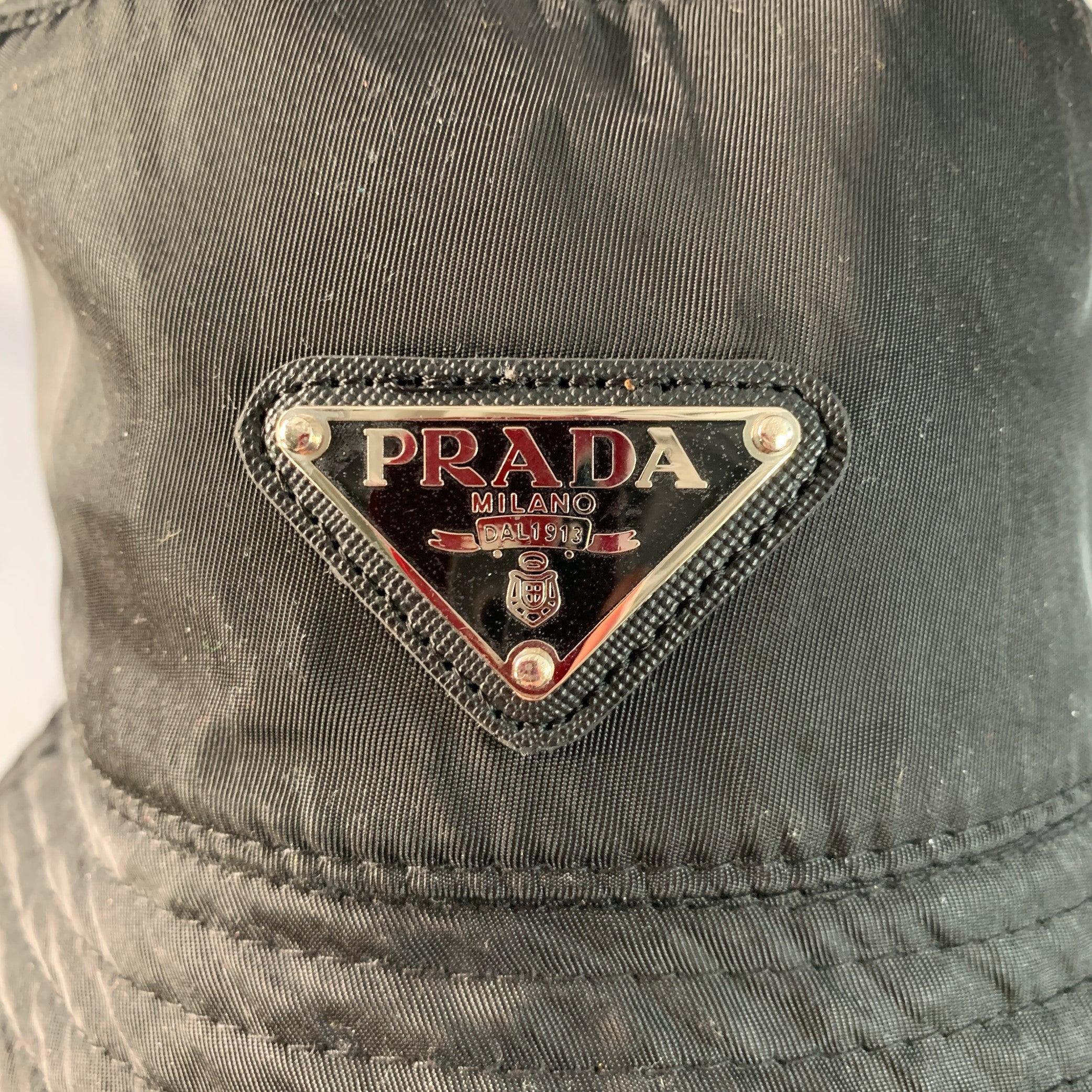 PRADA Cappello a Secchiello in Poliestere con Logo Nero Taglia M. in vendita 2
