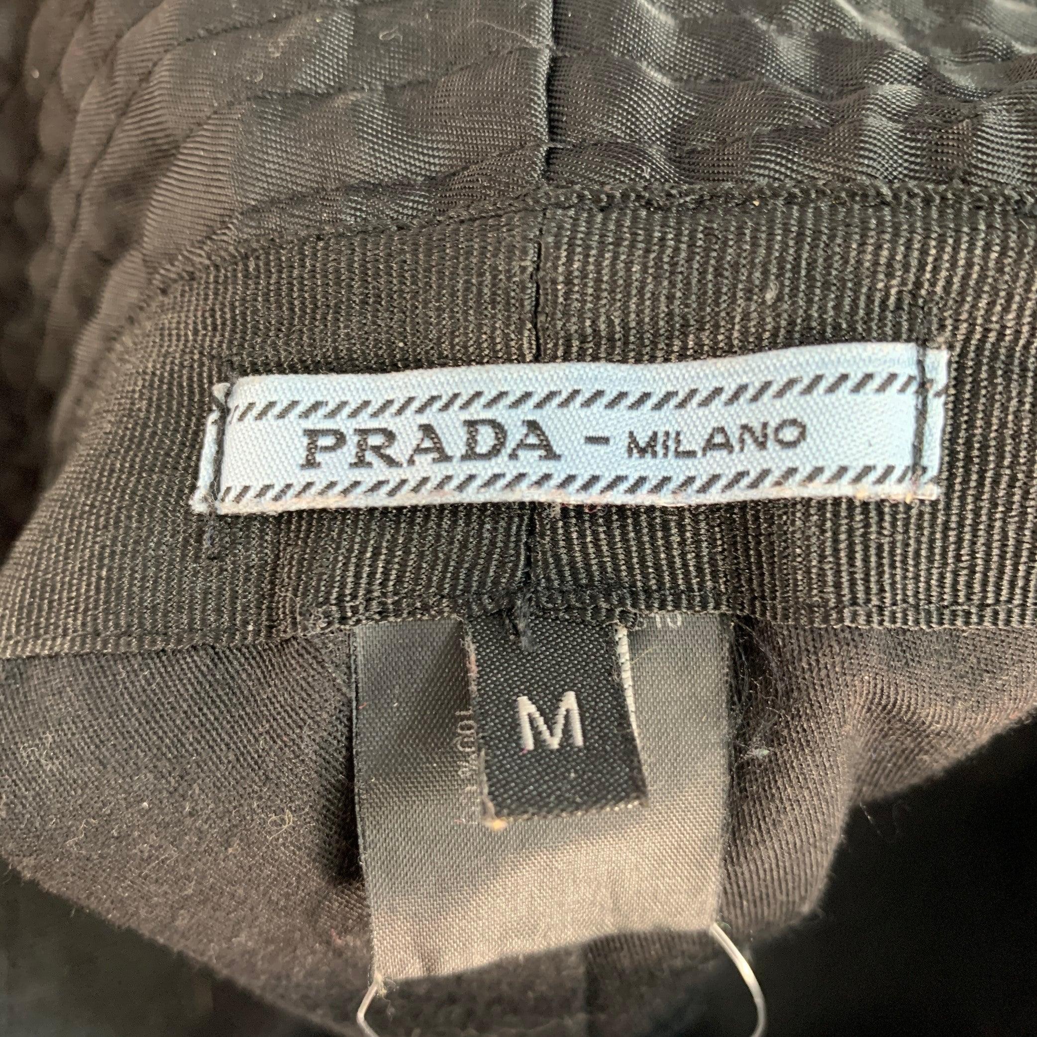 PRADA Cappello a Secchiello in Poliestere con Logo Nero Taglia M. in vendita 3