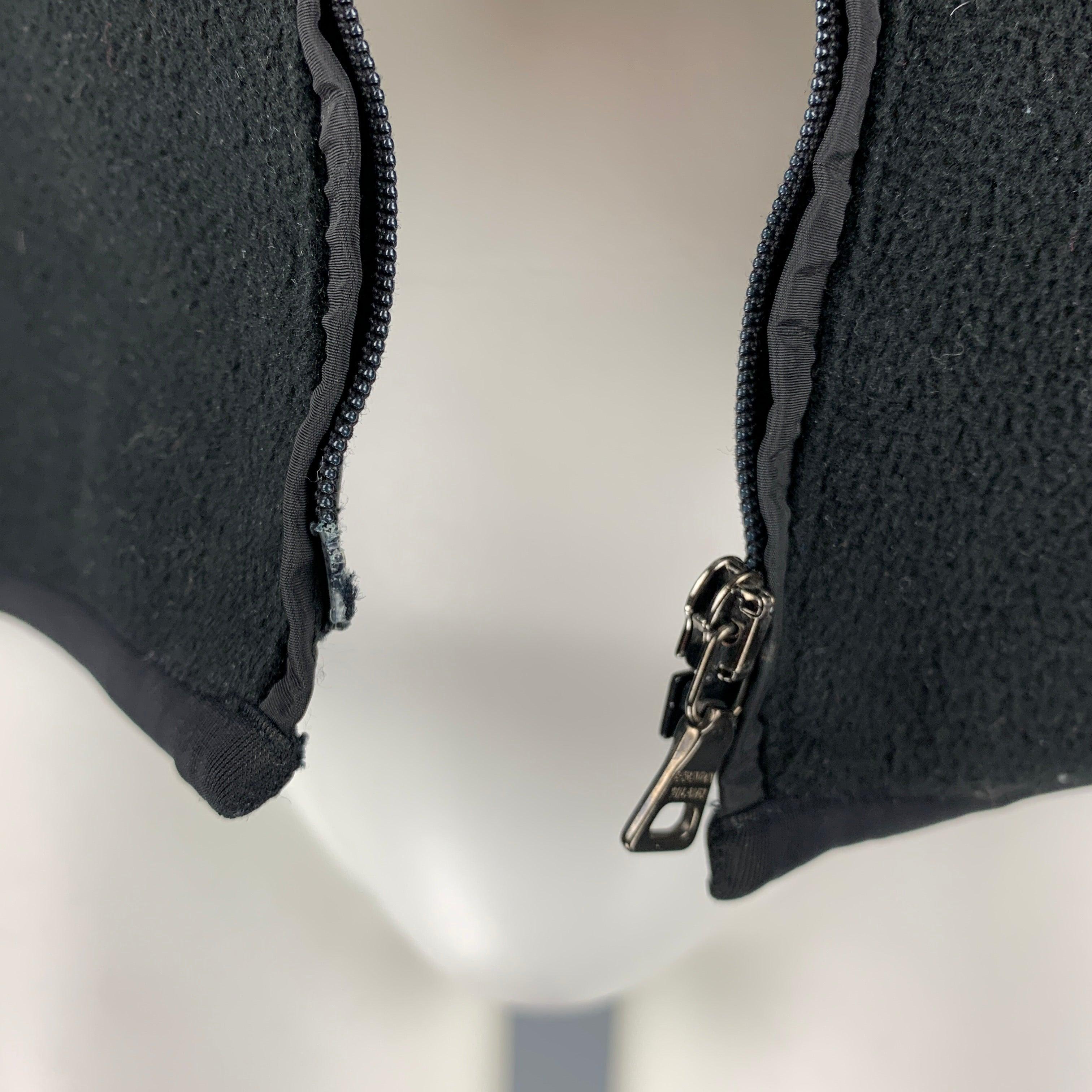 PRADA Size M Black Fleece Polyester Zip Up Vest Pour hommes en vente
