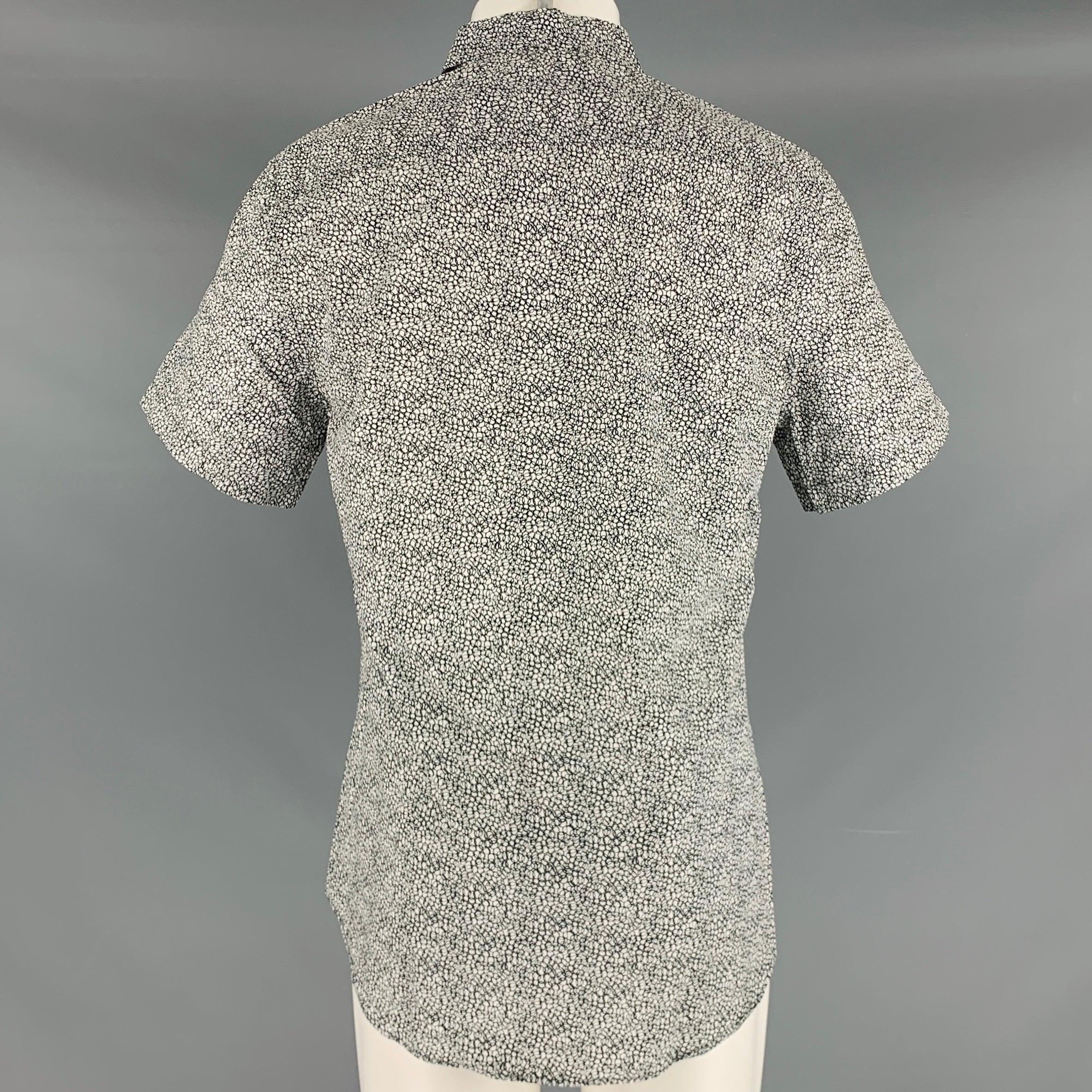 Men's PRADA Size M Black White Print Cotton Button Up Short Sleeve Shirt For Sale
