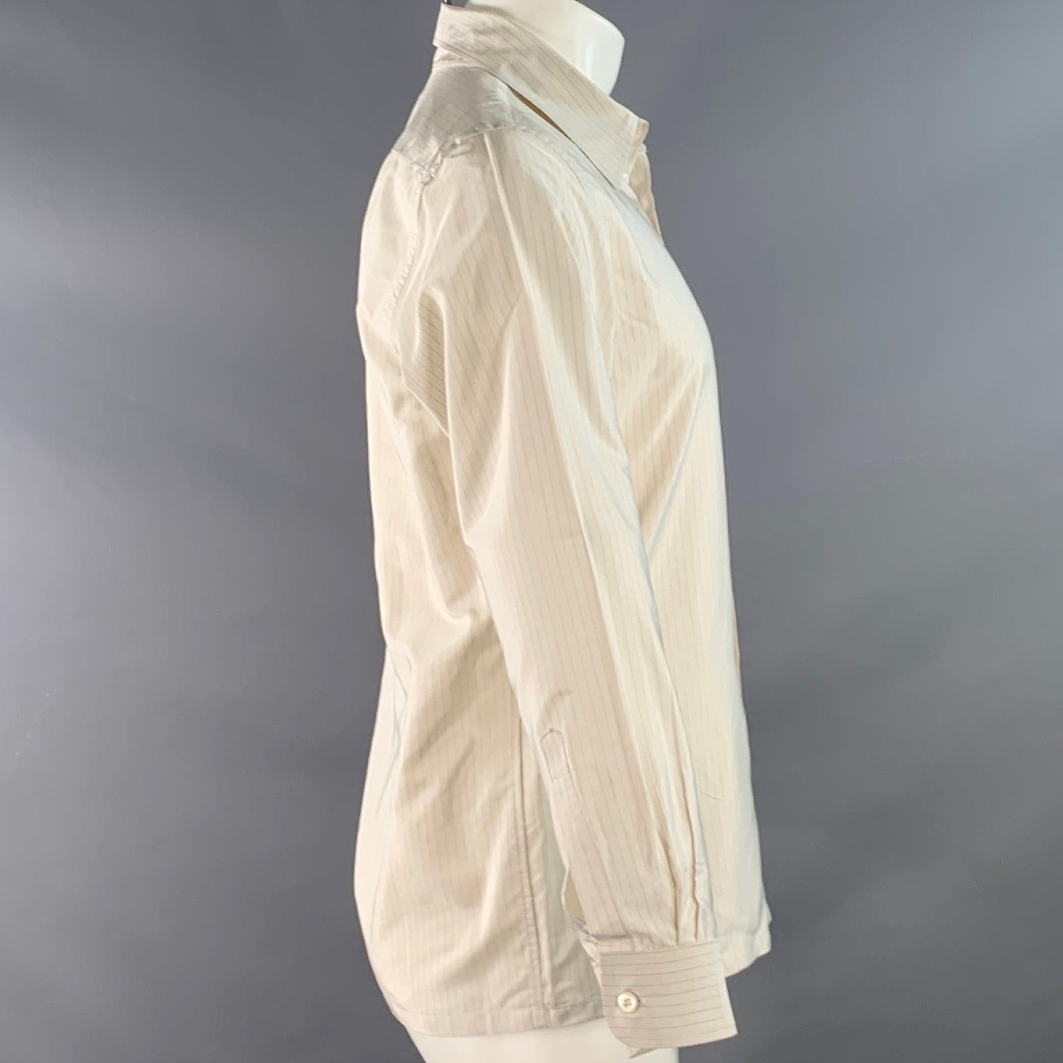 PRADA Size S White Beige Stripe Silk Curved Cutaway One Pocket Long Sleeve Shirt (Chemise à manches longues à rayures blanches et beige) Bon état - En vente à San Francisco, CA
