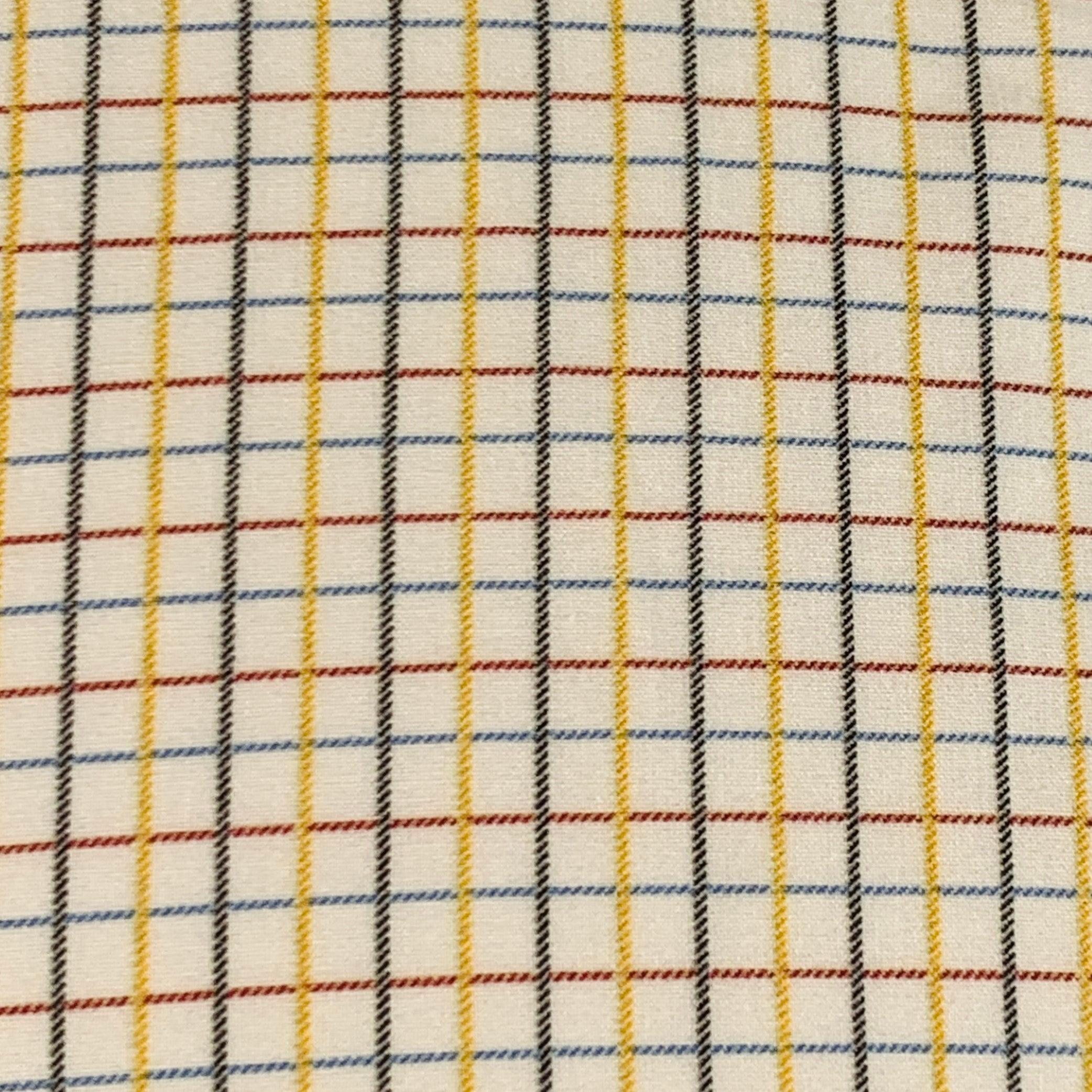 Camisa de manga larga PRADA
de algodón blanco con estampado de cuadros multicolor, cuello de pico y cierre de botones. Fabricado en Italia.Excelente estado de conservación. 

Marcado:   38/15 

Medidas: 
 
Hombro 15,5 pulgadas Pecho: 42 pulgadas